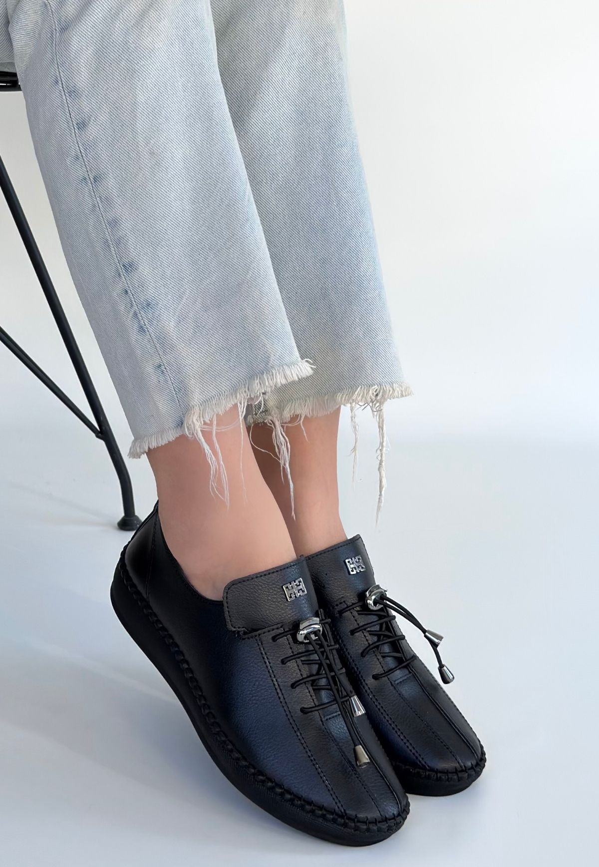 Warte Siyah Deri Bağcıklı Spor Ayakkabı - Lisinya