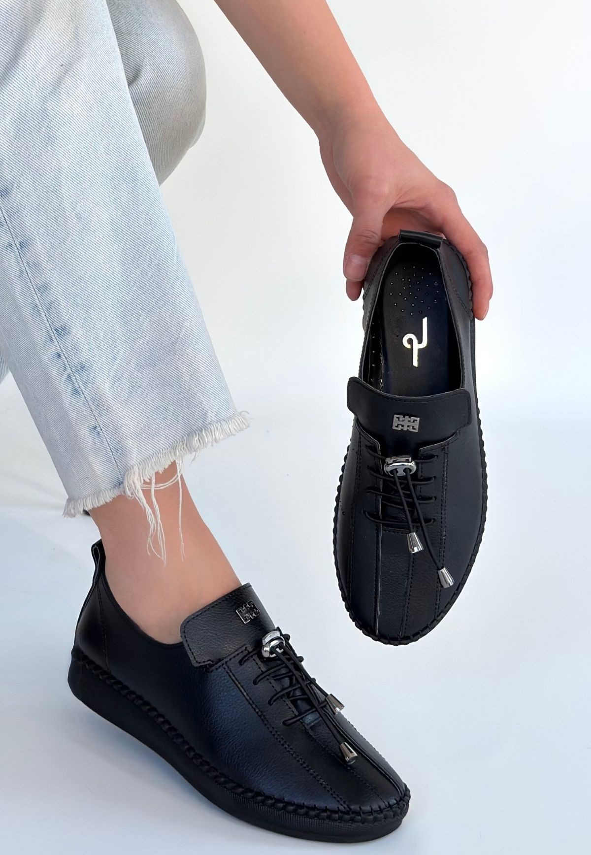 Warte Siyah Deri Bağcıklı Spor Ayakkabı - Lisinya