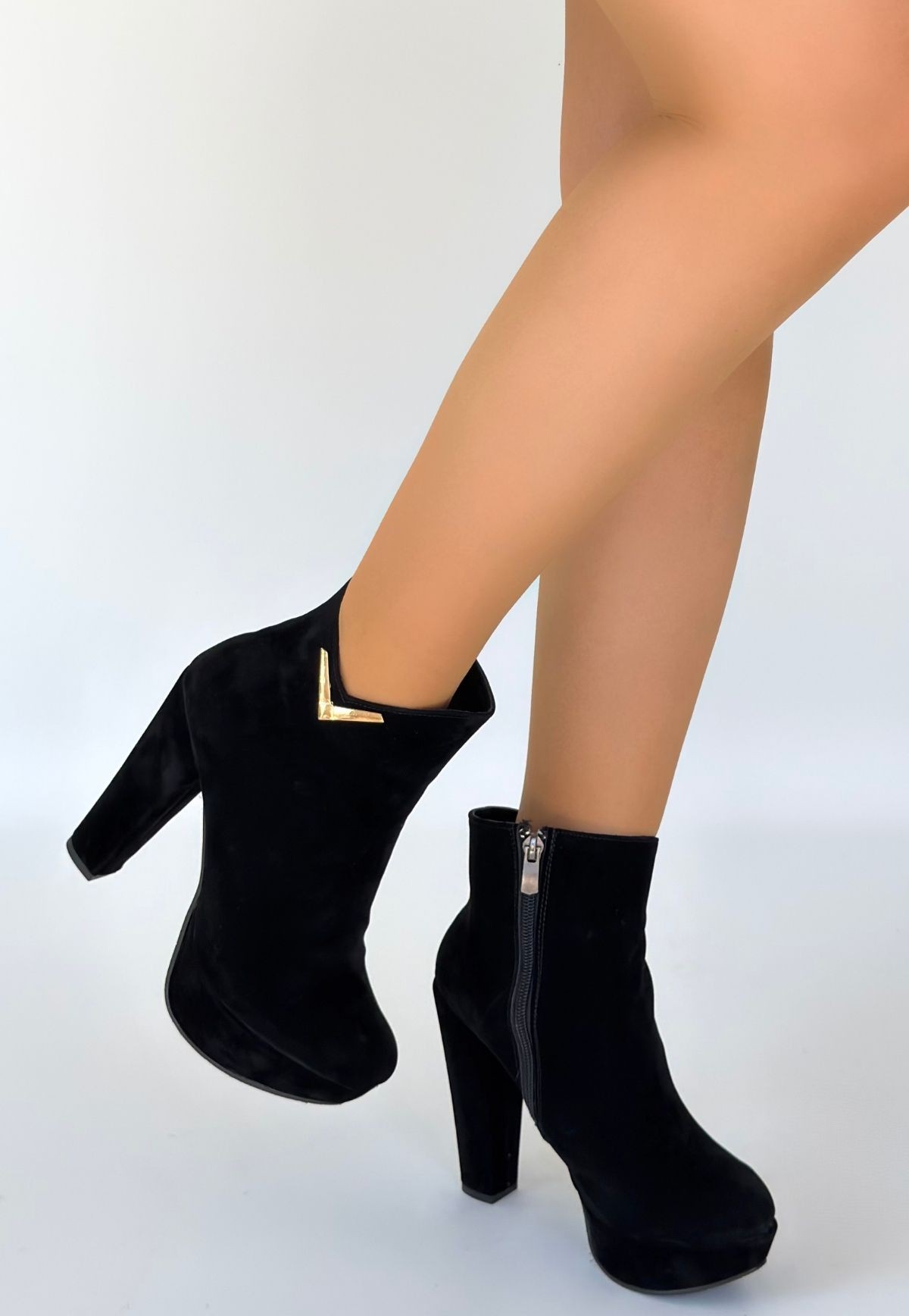 Denta Siyah Süet Topuklu Bot - Lisinya