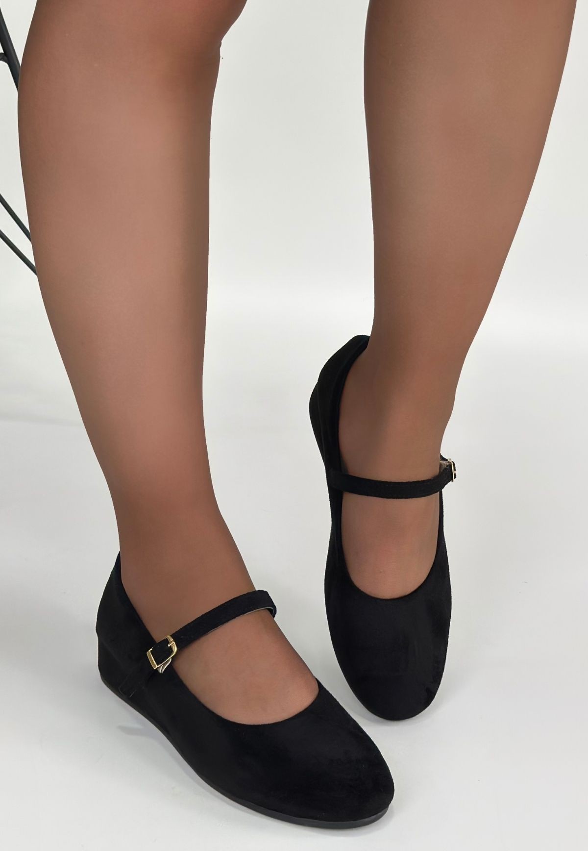 Lossa Siyah Süet Kemerli Babet Ayakkabı - Lisinya Lossa Siyah Süet Kemerli Babet Ayakkabı - Lisinya