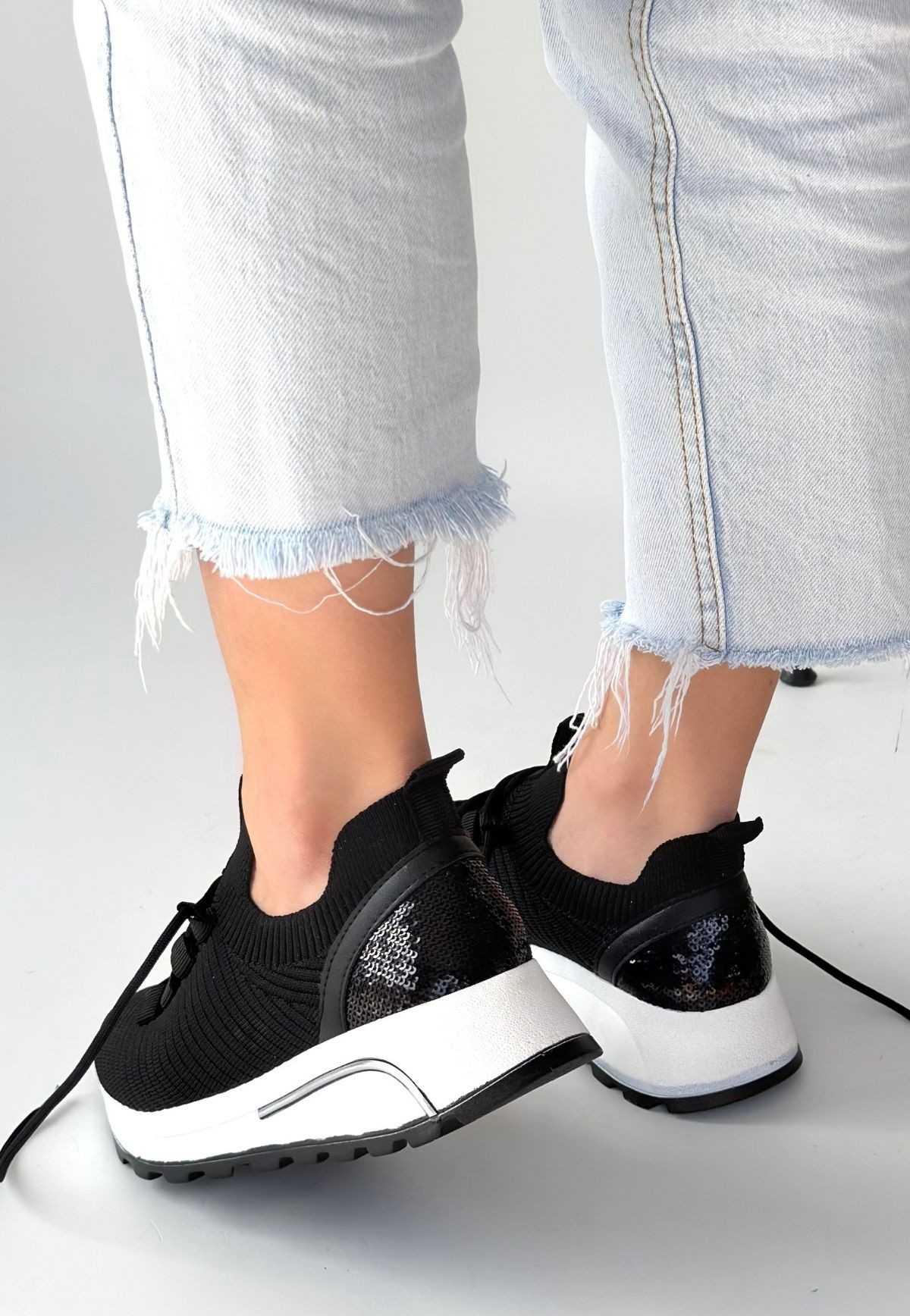 Feort Siyah Triko Bağcıklı Spor Ayakkabı - Lisinya