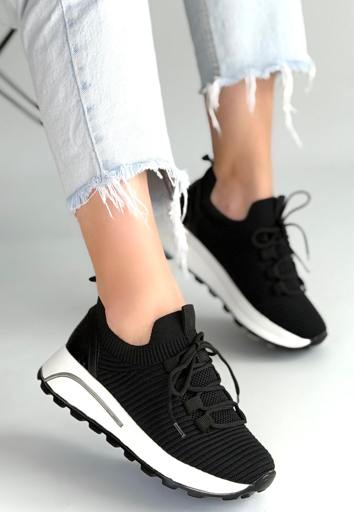 Feort Siyah Triko Bağcıklı Spor Ayakkabı - Lisinya