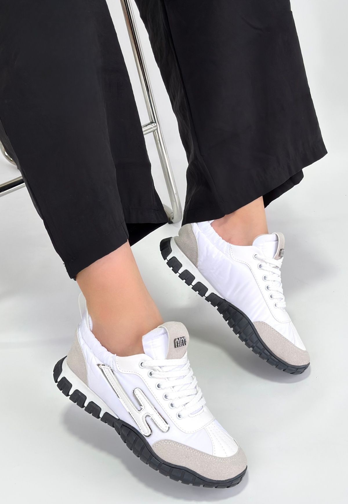 Huer Beyaz Nubuk Bağcıklı Spor Ayakkabı - Lisinya