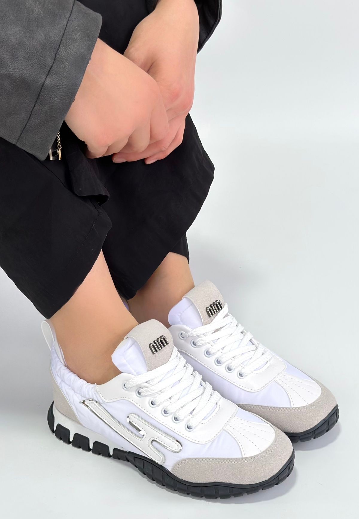 Huer Beyaz Nubuk Bağcıklı Spor Ayakkabı - Lisinya