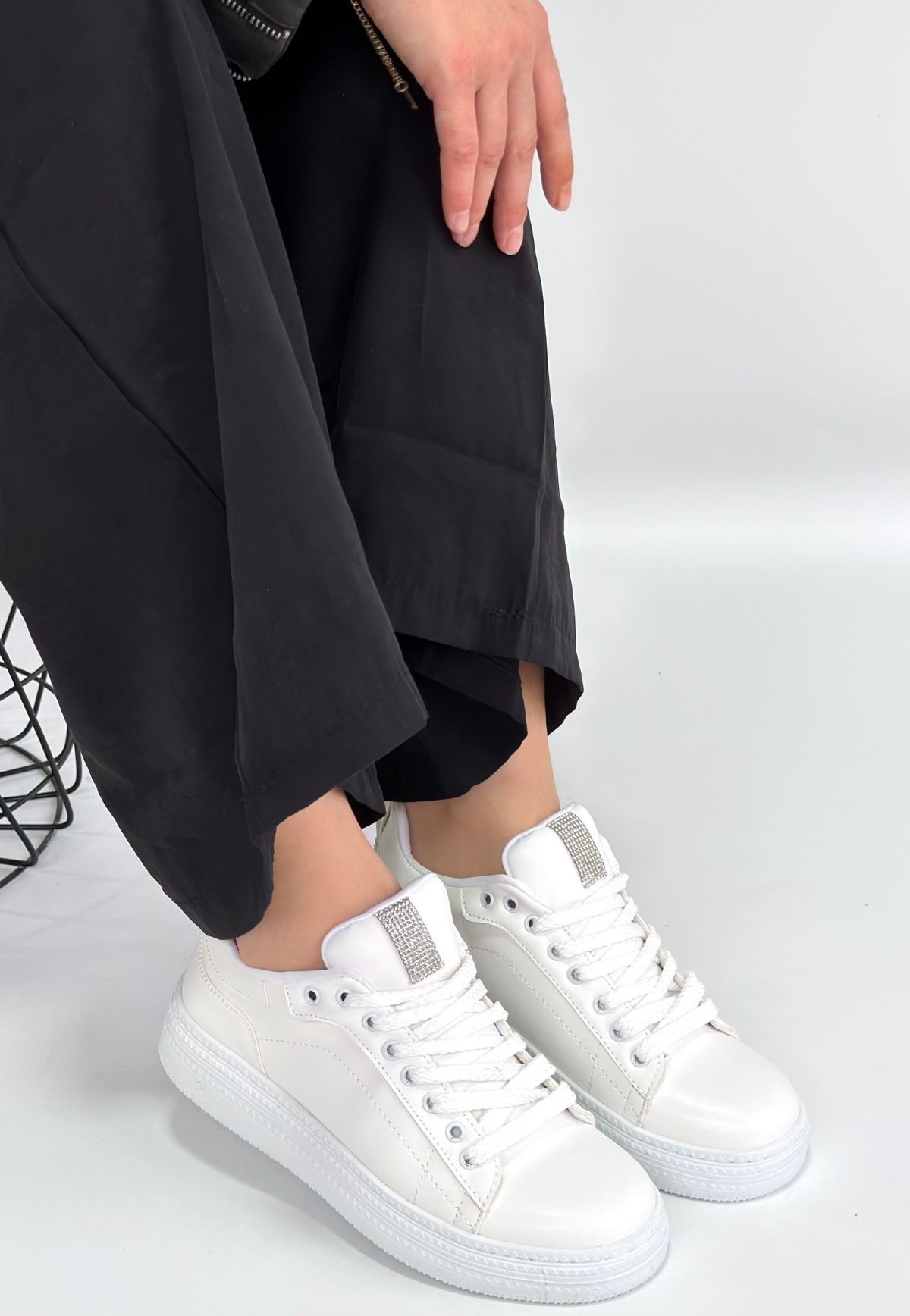 Yier Beyaz Cilt Bağcıklı Spor Ayakkabı - Lisinya