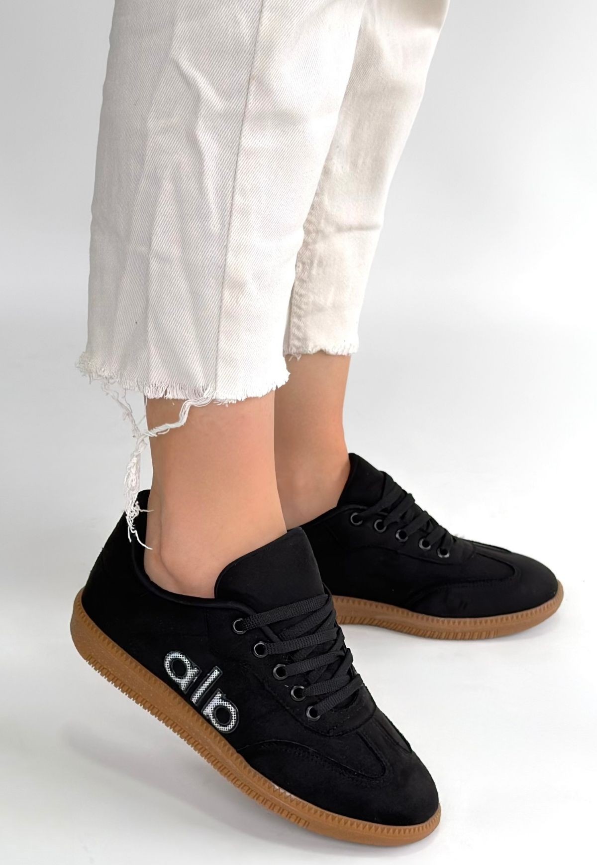 Lendo Siyah Süet Bağcıklı Spor Ayakkabı - Lisinya Lendo Siyah Süet Bağcıklı Spor Ayakkabı - Lisinya