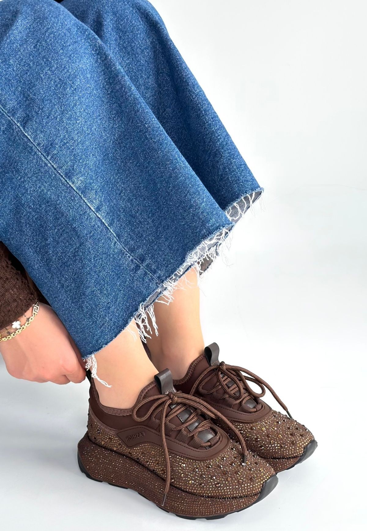 Rimay Kahverengi Cilt Boncuk İşlemeli Spor Ayakkabı - Lisinya