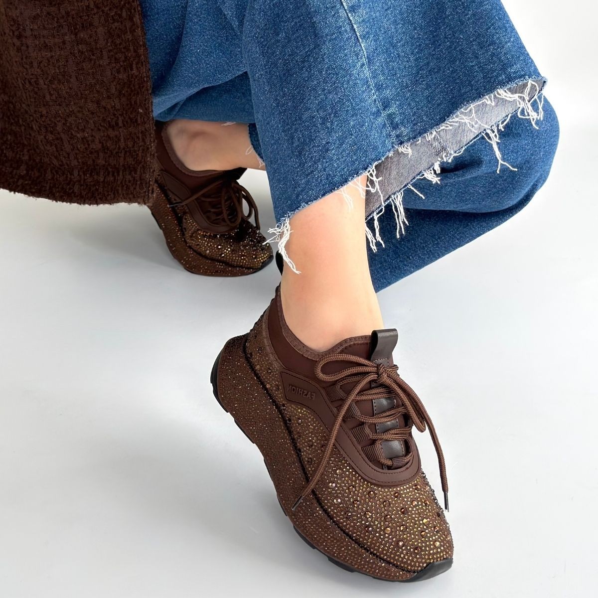 Rimay Kahverengi Cilt Boncuk İşlemeli Spor Ayakkabı - Lisinya