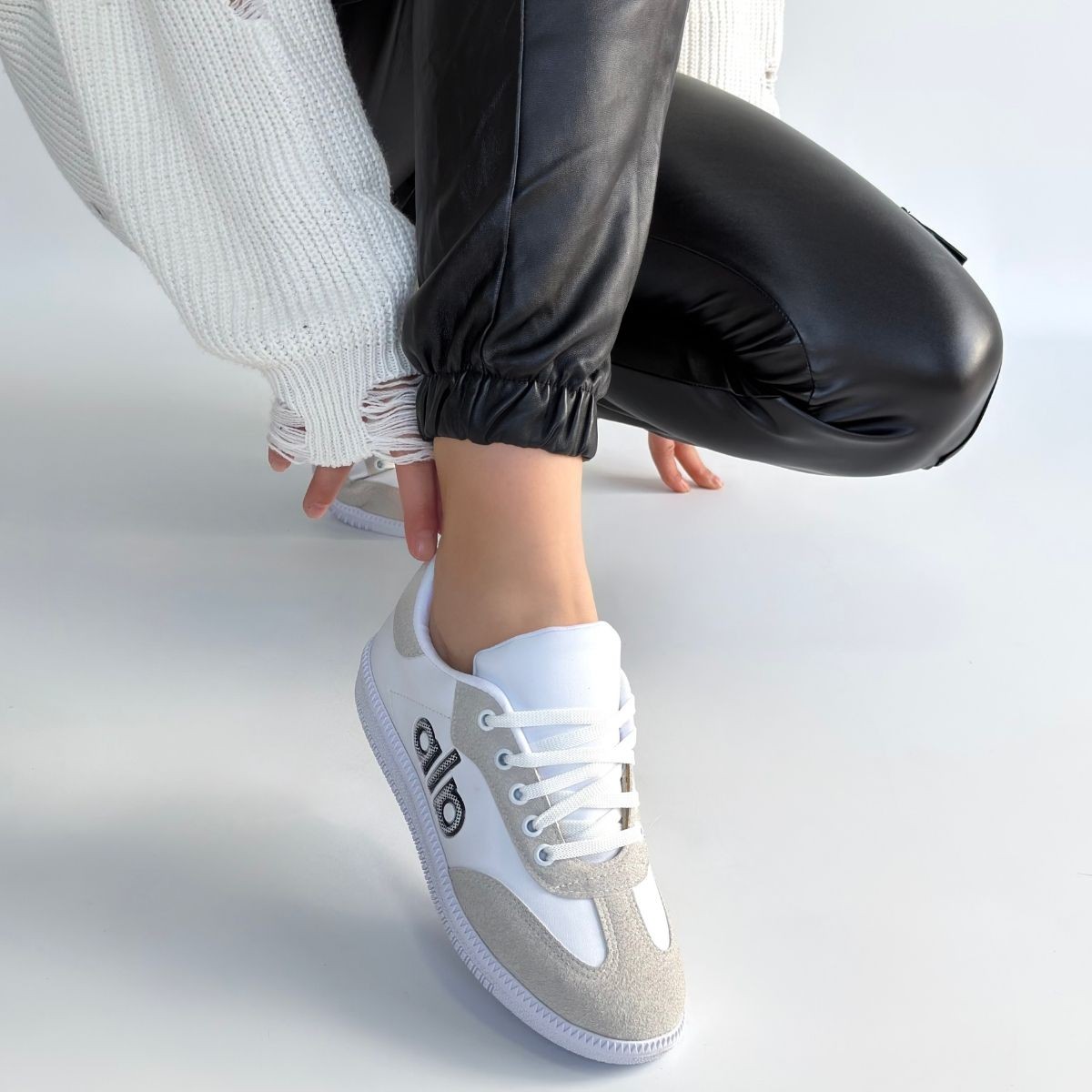 Lendo Beyaz Cilt Bağcıklı Spor Ayakkabı - Lisinya Lendo Beyaz Cilt Bağcıklı Spor Ayakkabı - Lisinya