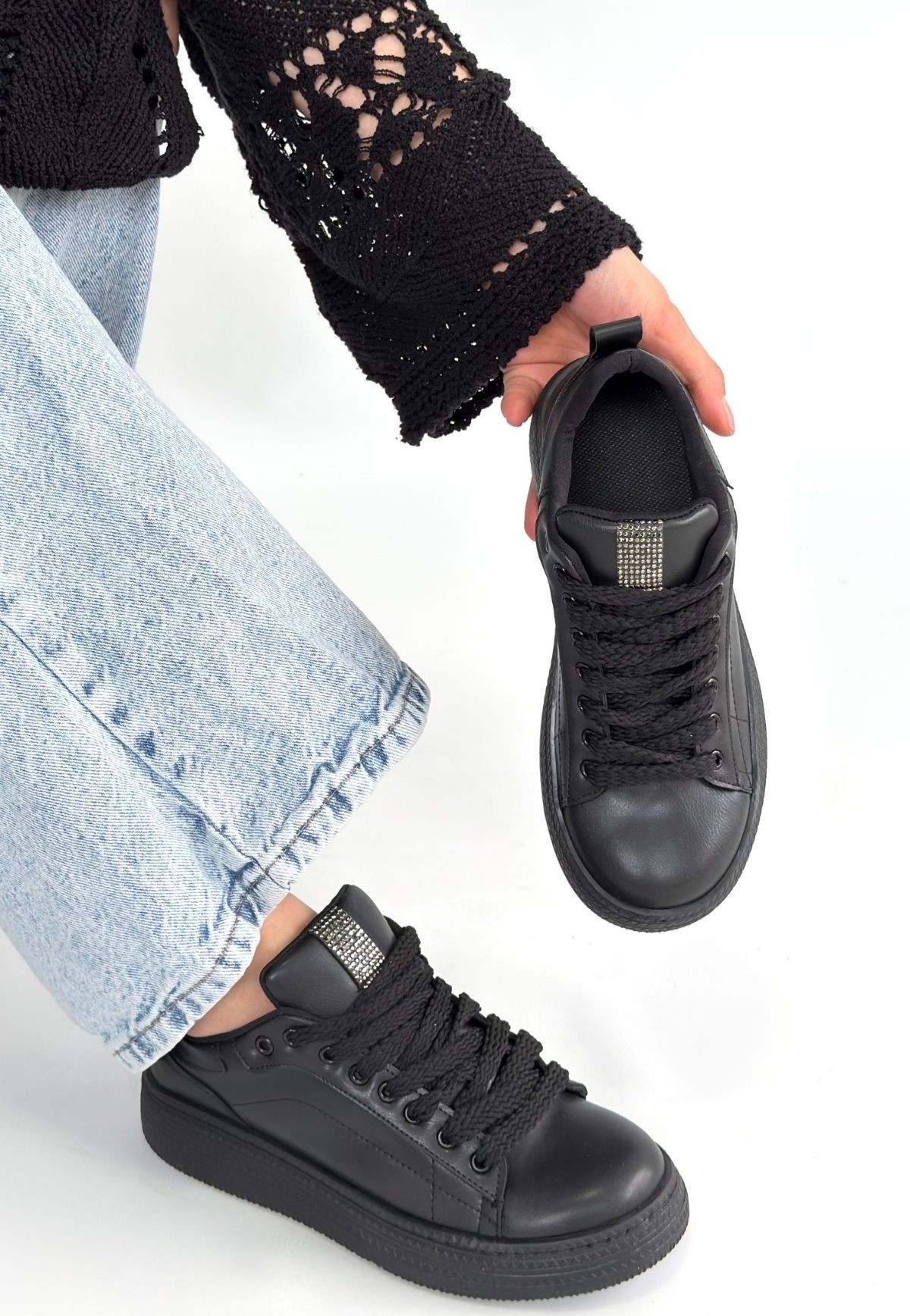 Yier Siyah Cilt Bağcıklı Spor Ayakkabı - Lisinya