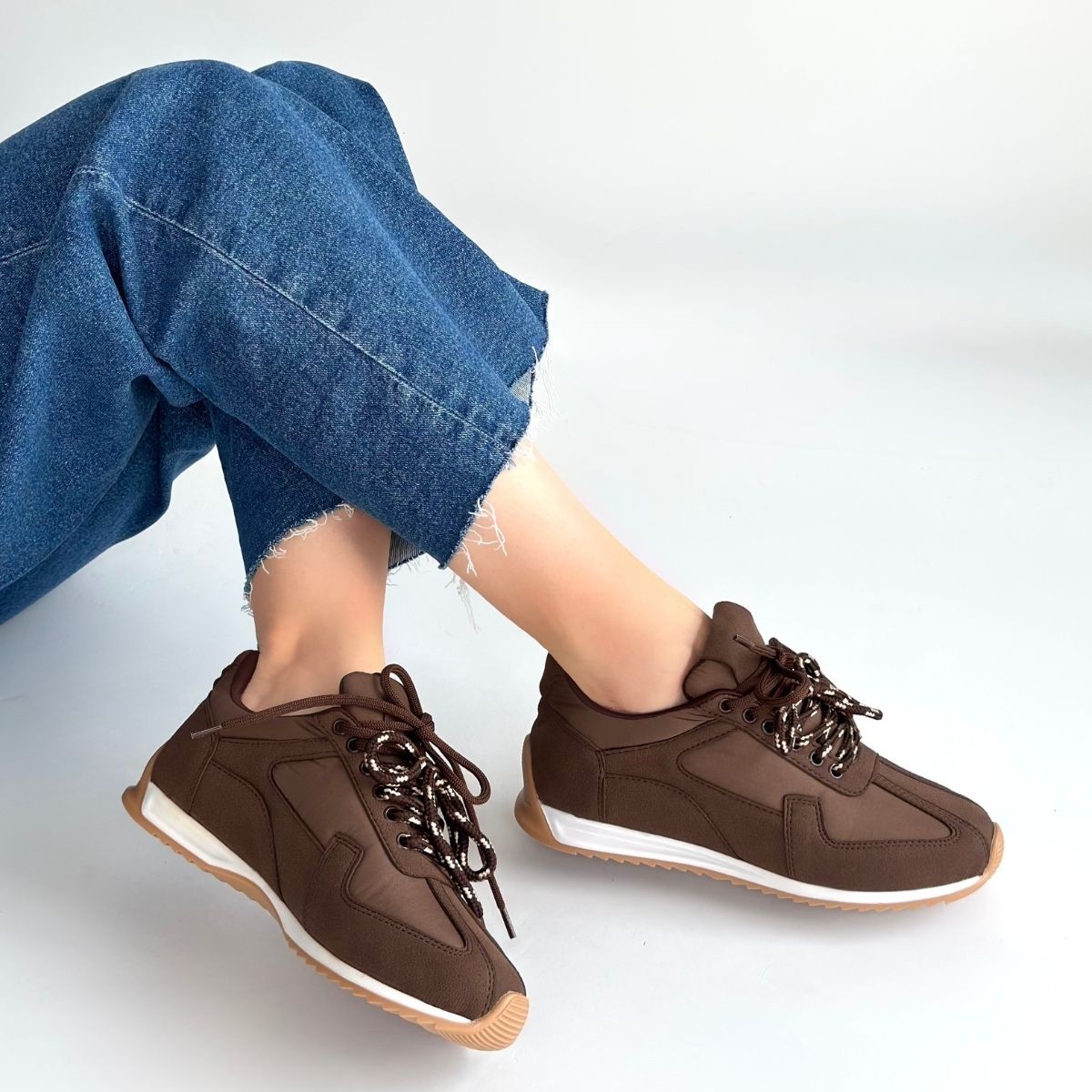 Jeat Kahverengi Nubuk Bağcıklı Spor Ayakkabı - Lisinya Jeat Kahverengi Nubuk Bağcıklı Spor Ayakkabı - Lisinya