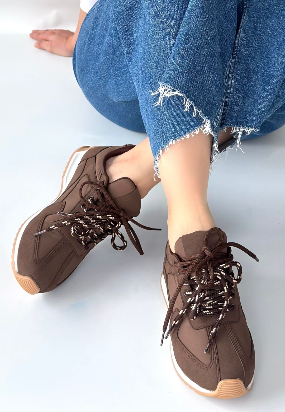 Jeat Kahverengi Nubuk Bağcıklı Spor Ayakkabı - Lisinya Jeat Kahverengi Nubuk Bağcıklı Spor Ayakkabı - Lisinya