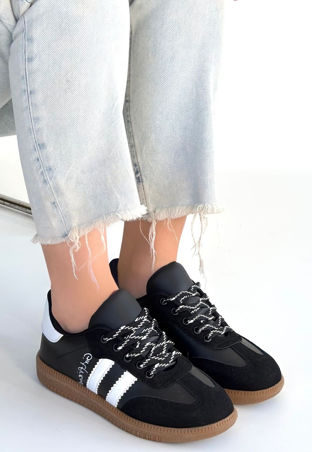 Zerti Siyah Cilt Bağcıklı Spor Ayakkabı - Lisinya