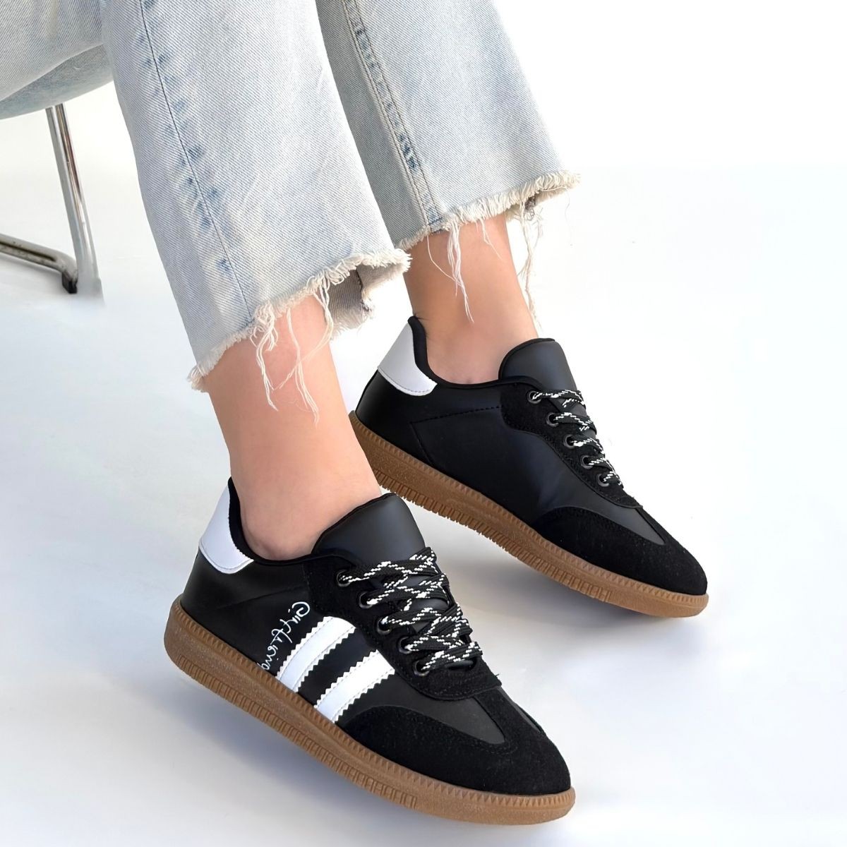 Zerti Siyah Cilt Bağcıklı Spor Ayakkabı - Lisinya