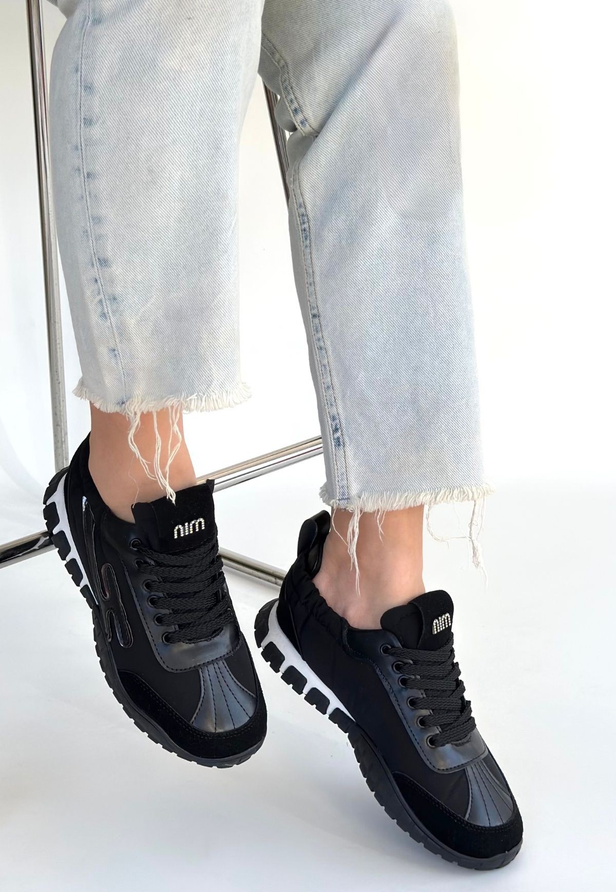 Huer Siyah Nubuk Bağcıklı Spor Ayakkabı - Lisinya Huer Siyah Nubuk Bağcıklı Spor Ayakkabı - Lisinya