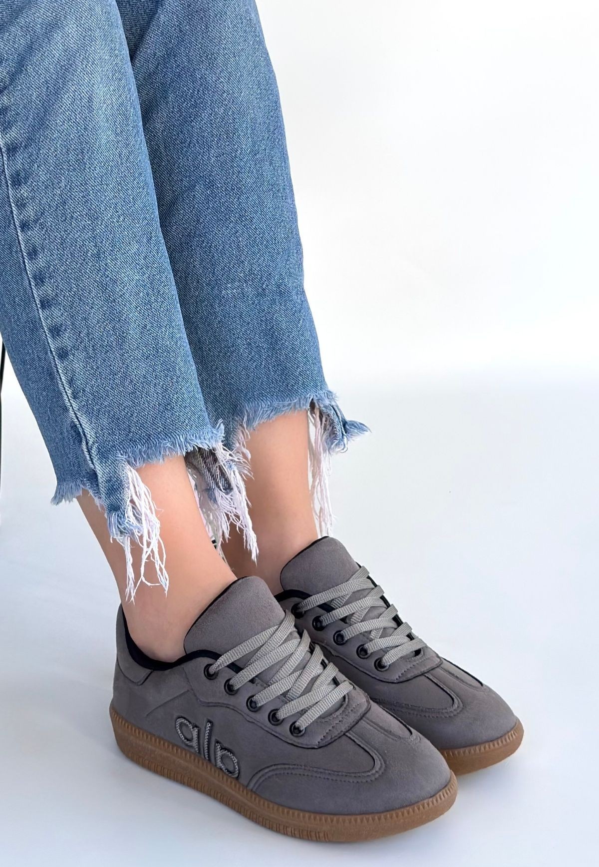 Lendo Gri Süet Bağcıklı Spor Ayakkabı - Lisinya Lendo Gri Süet Bağcıklı Spor Ayakkabı - Lisinya