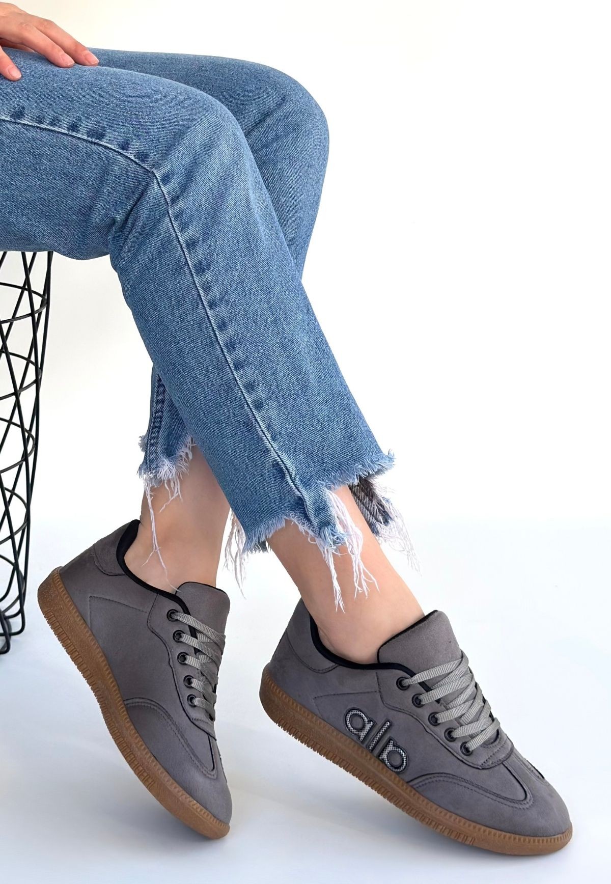 Lendo Gri Süet Bağcıklı Spor Ayakkabı - Lisinya Lendo Gri Süet Bağcıklı Spor Ayakkabı - Lisinya