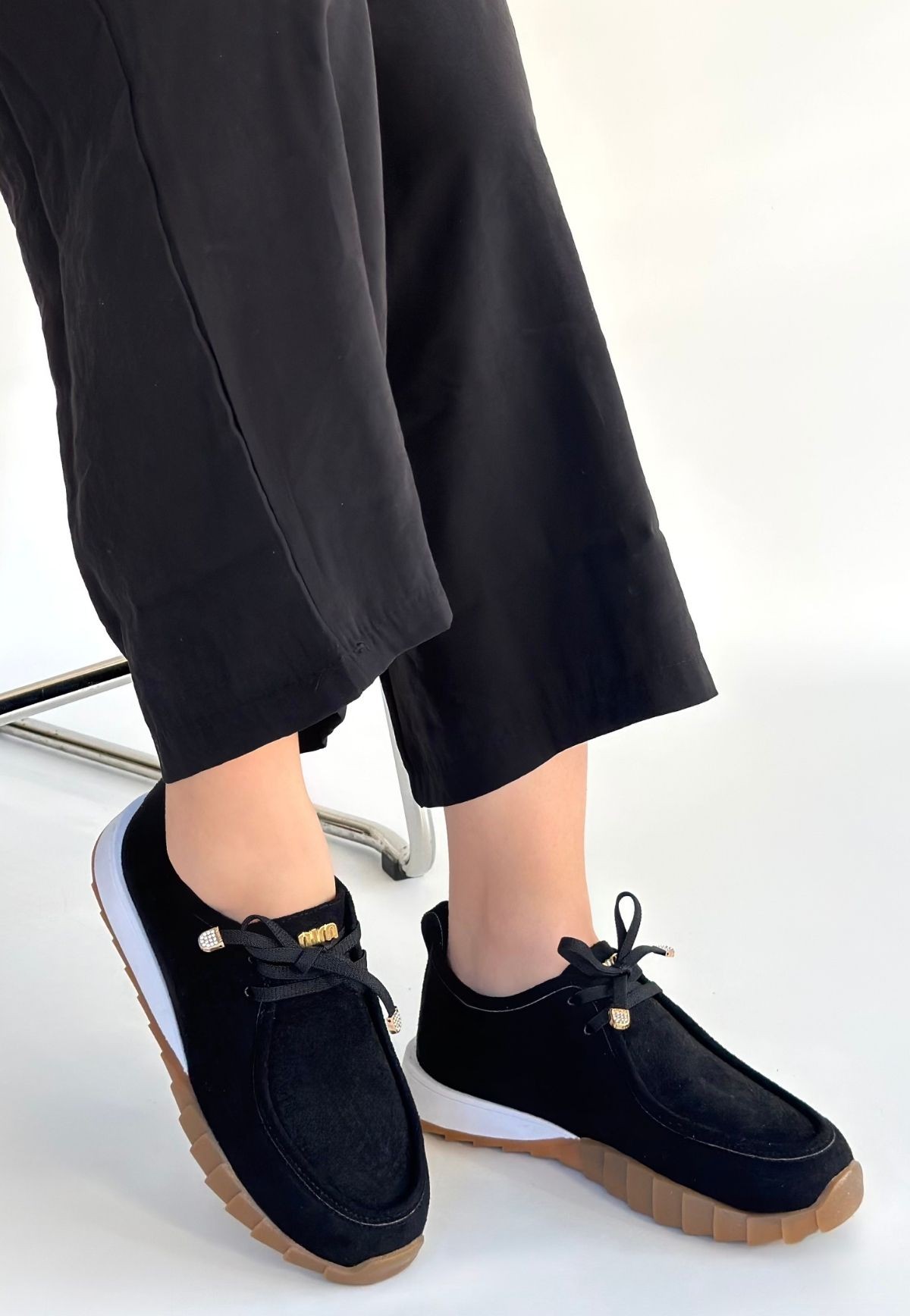 Sier Siyah Süet Bağcıklı Spor Ayakkabı - Lisinya