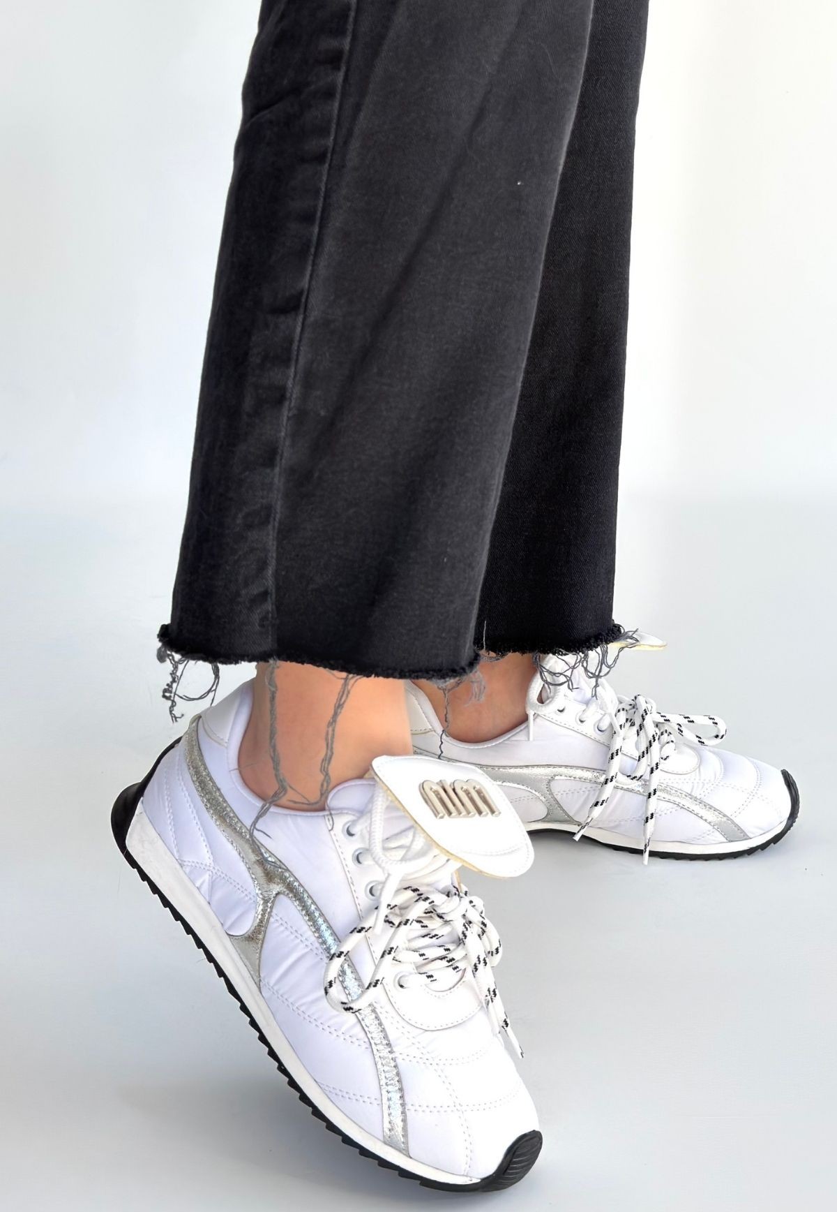 Dissa Beyaz Cilt Bağcıklı Paraşüt Detaylı Spor Ayakkabı - Lisinya