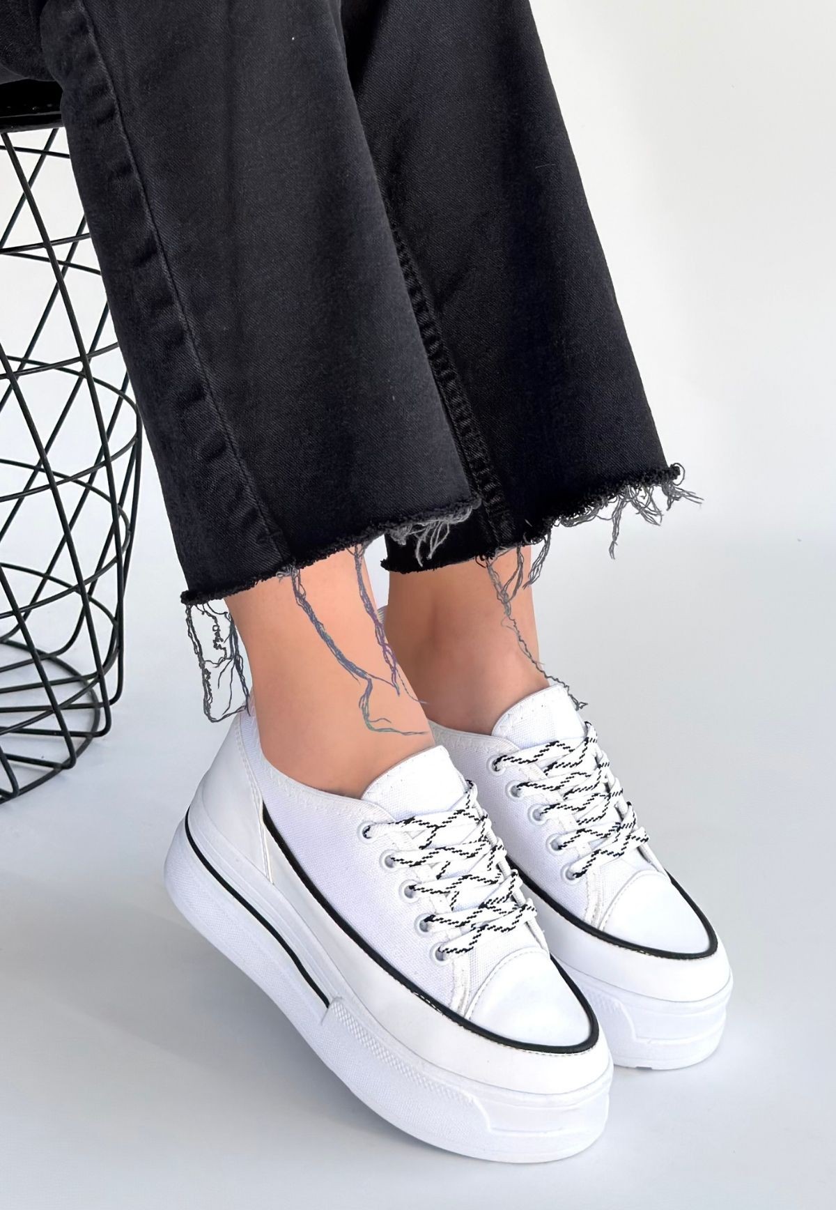 Dalen Beyaz Keten Bağcıklı Spor Ayakkabı - Lisinya