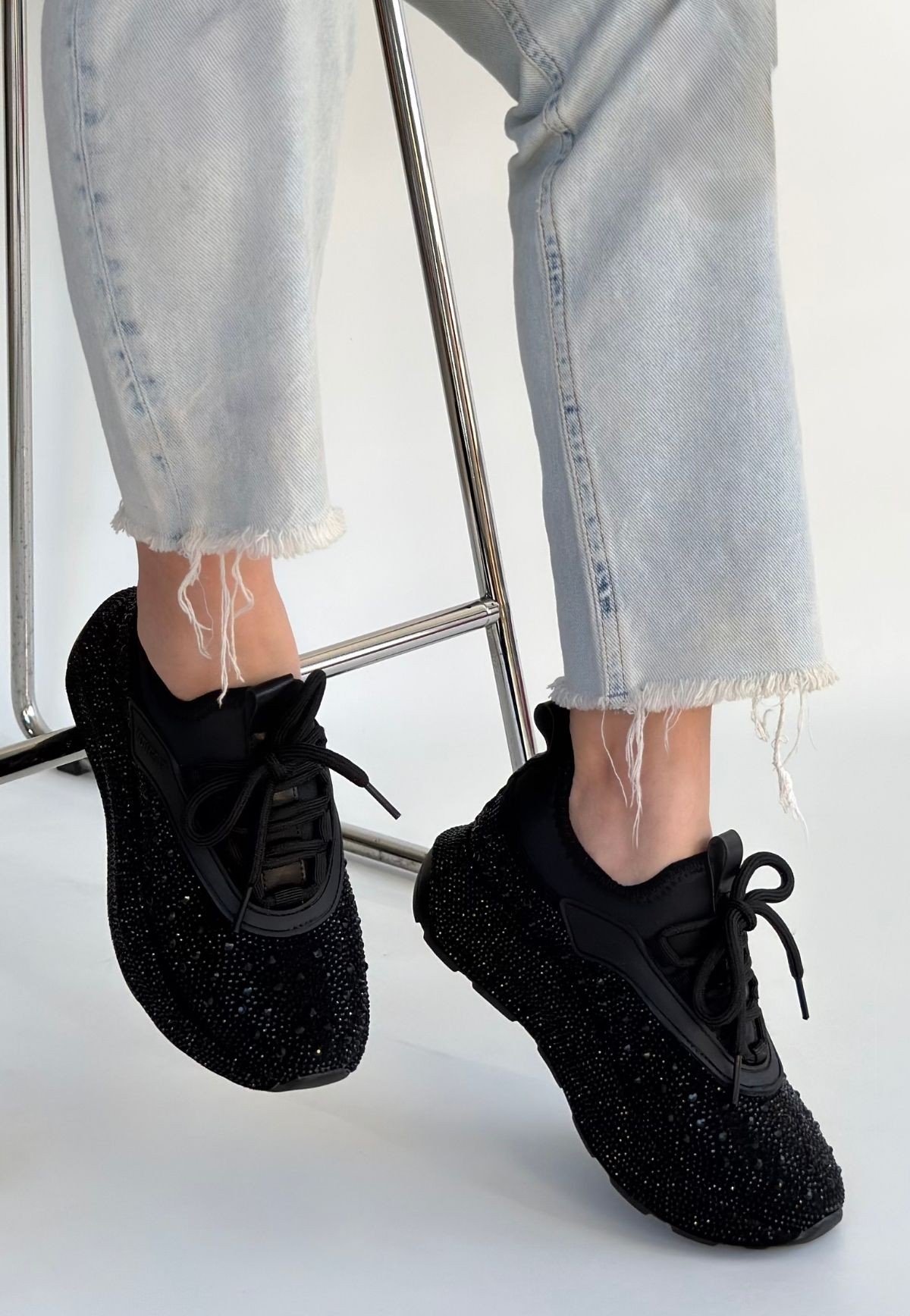 Rimay Siyah Cilt Boncuk İşlemeli Spor Ayakkabı - Lisinya