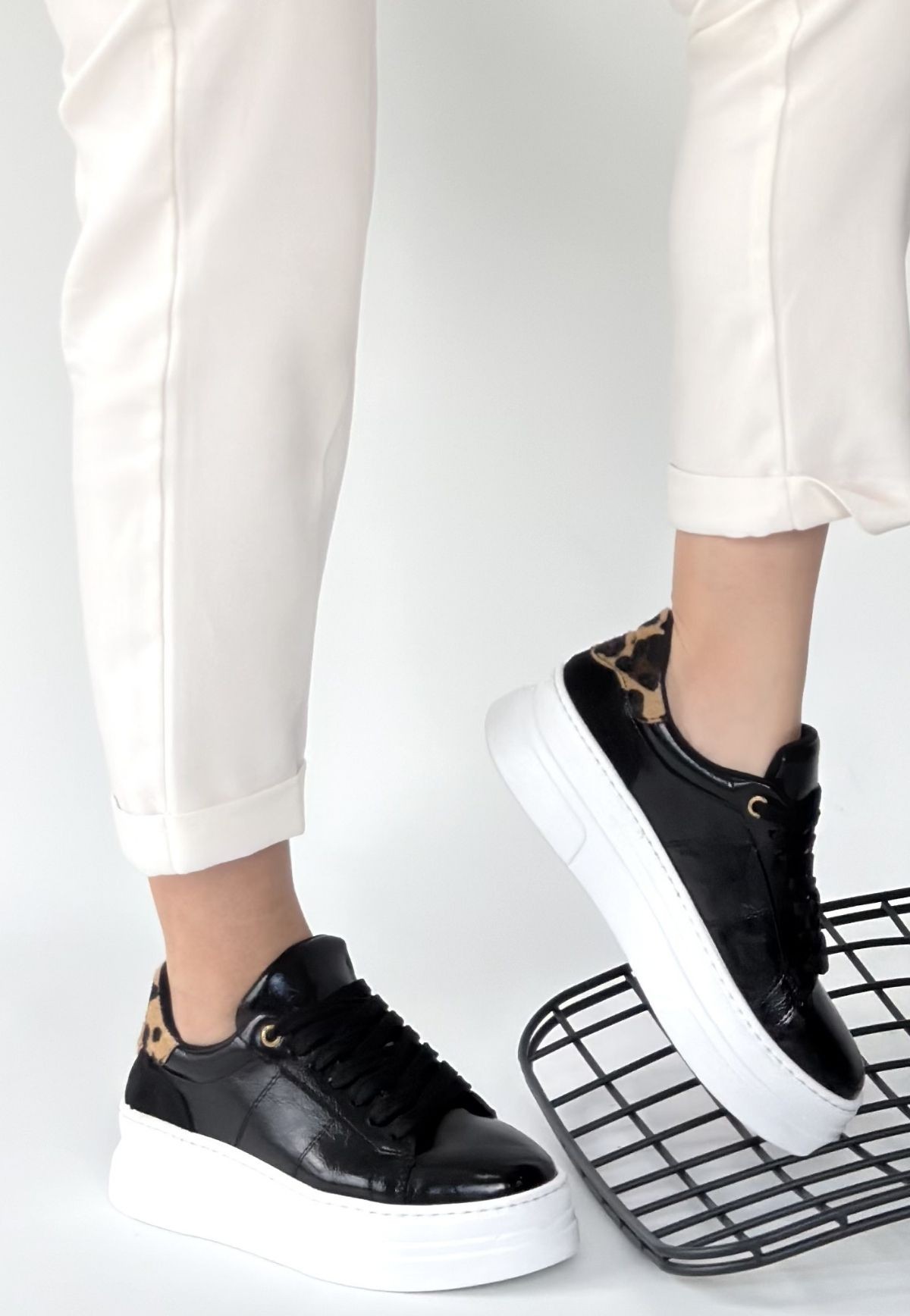 Jetan Siyah Rugan Bağcıklı Spor Ayakkabı - Lisinya Jetan Siyah Rugan Bağcıklı Spor Ayakkabı - Lisinya