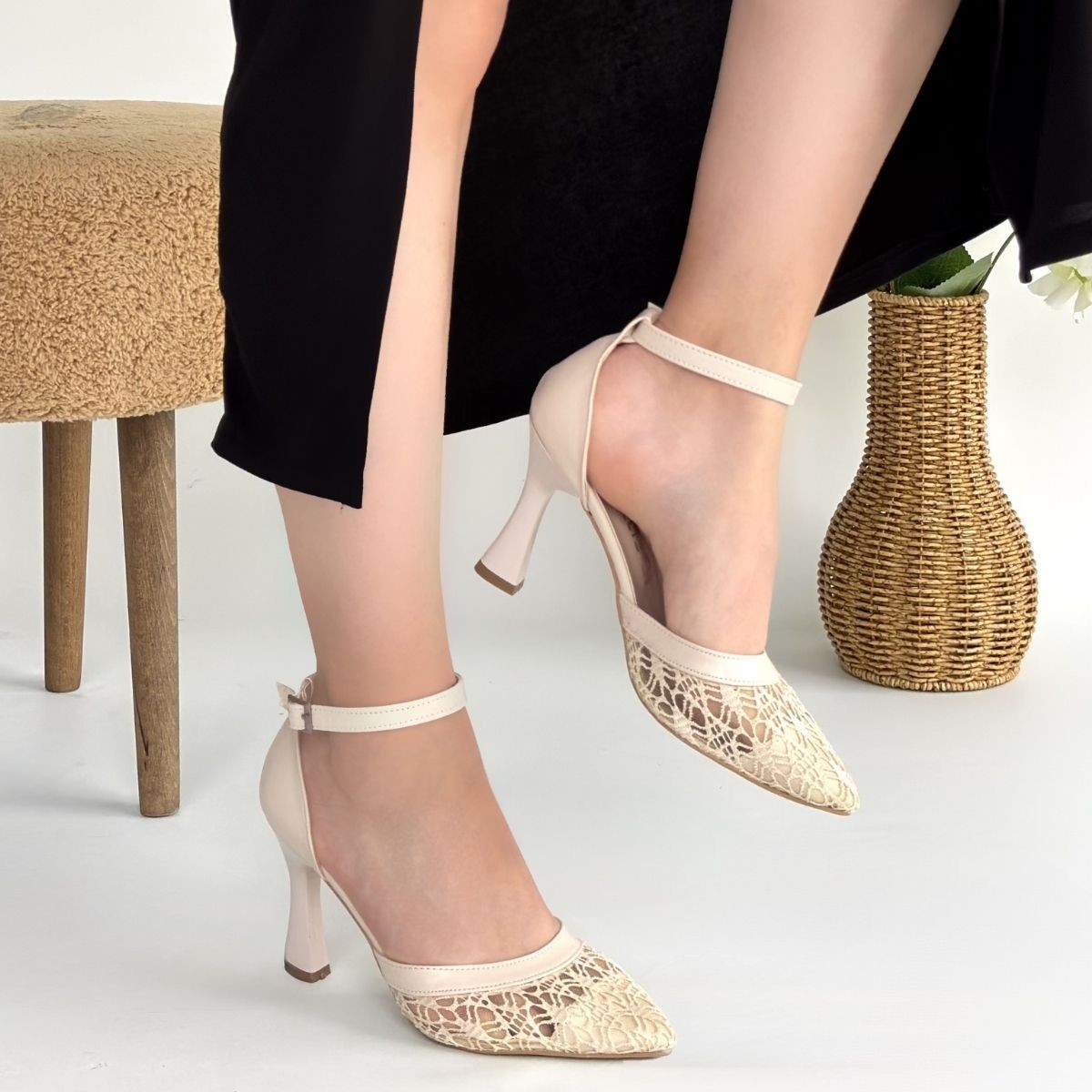 Hejja Bej Cilt Tül Detaylı Topuklu Ayakkabı - Lisinya Hejja Bej Cilt Tül Detaylı Topuklu Ayakkabı - Lisinya