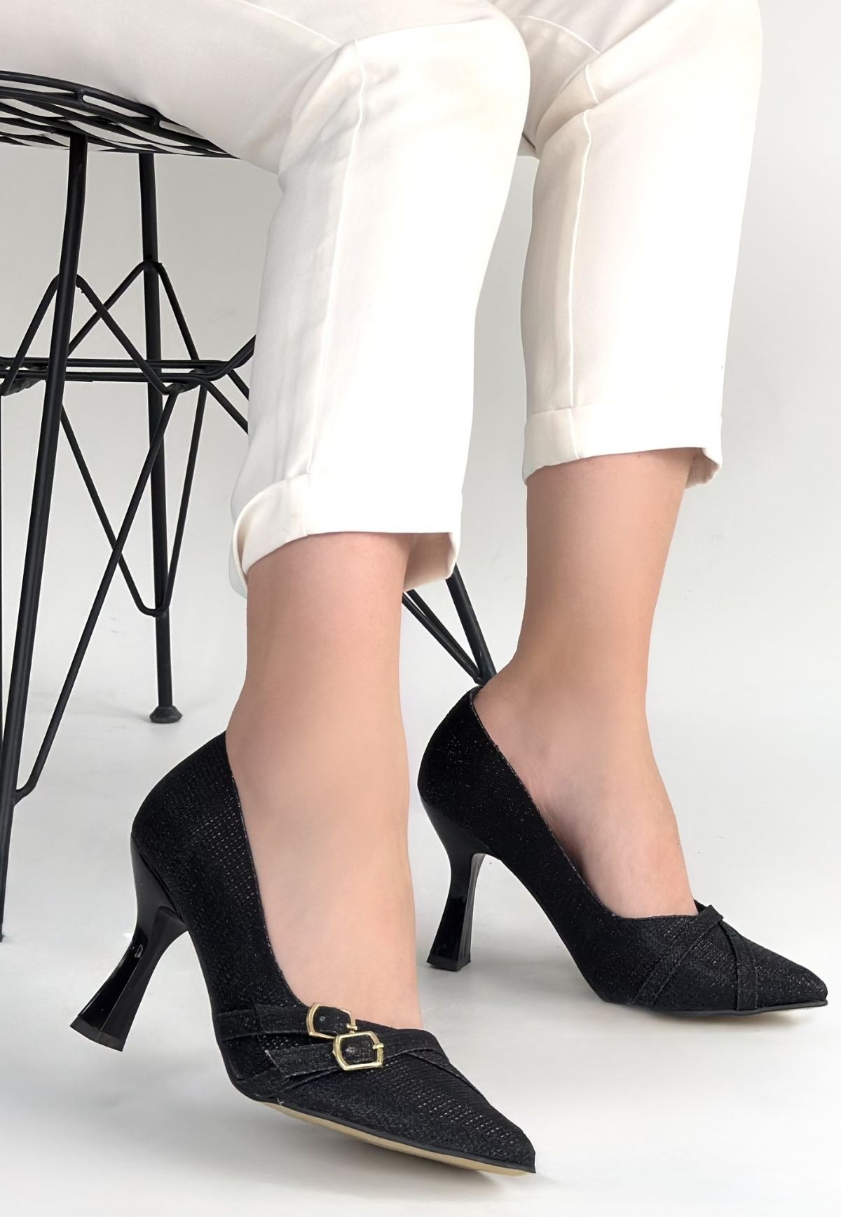 Wenda Siyah Simli Cilt Topuklu Ayakkabı - Lisinya Wenda Siyah Simli Cilt Topuklu Ayakkabı - Lisinya