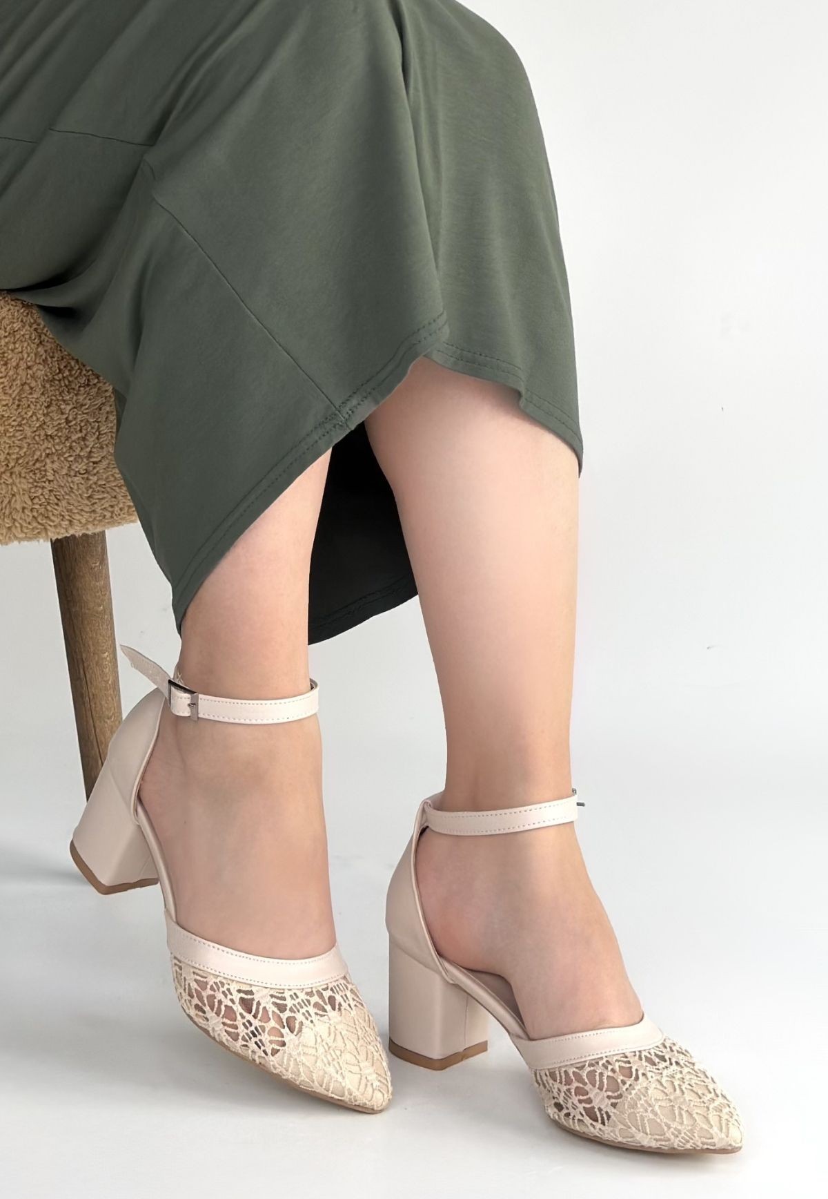 Dmop Bej Cilt Tül Detaylı Topuklu Ayakkabı - Lisinya Dmop Bej Cilt Tül Detaylı Topuklu Ayakkabı - Lisinya