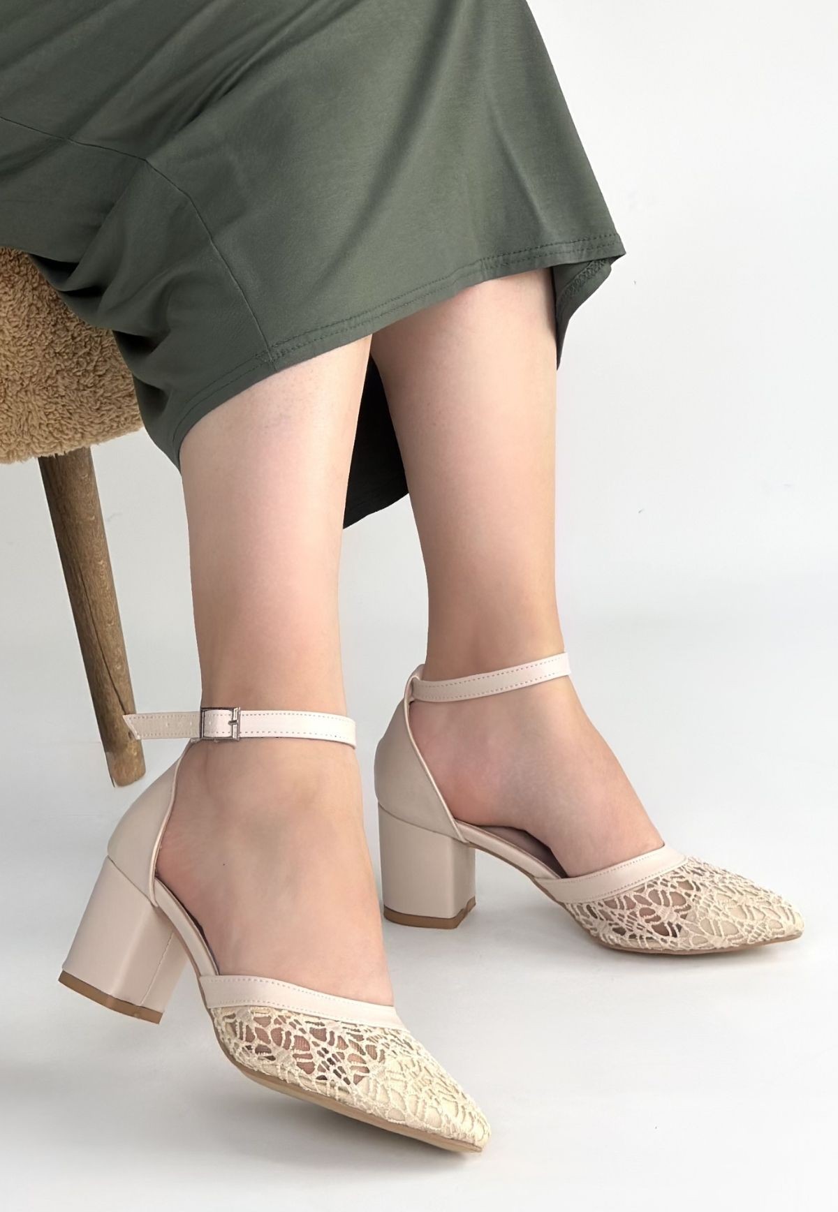 Dmop Bej Cilt Tül Detaylı Topuklu Ayakkabı - Lisinya