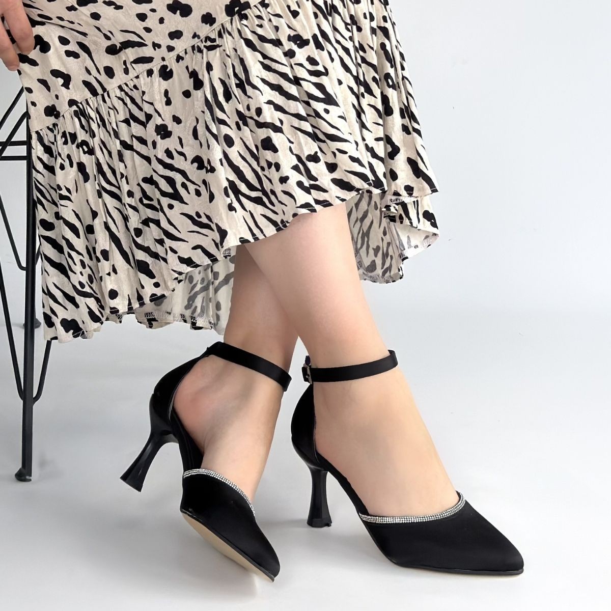 Mejja Siyah Saten Topuklu Ayakkabı - Lisinya