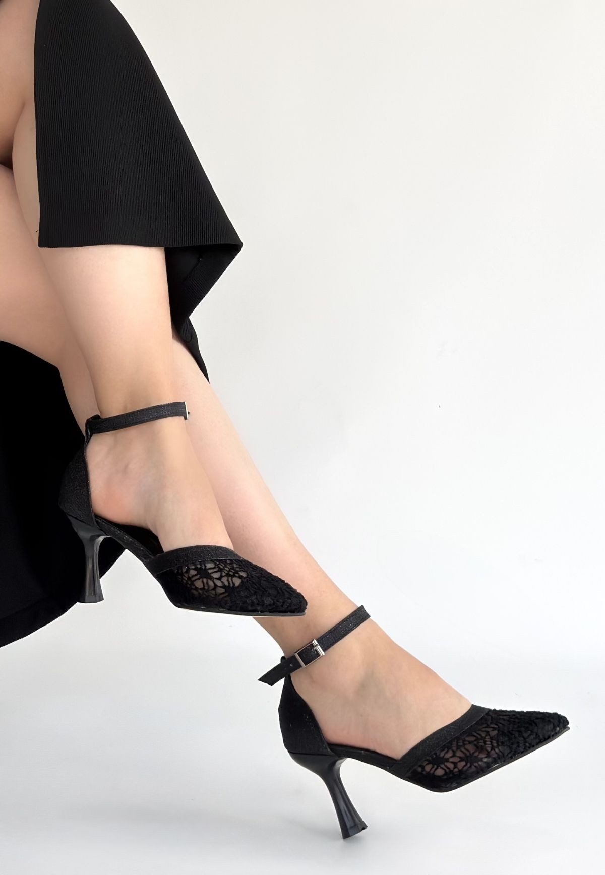 Weja Siyah Cilt Tül Detaylı Topuklu Ayakkabı - Lisinya