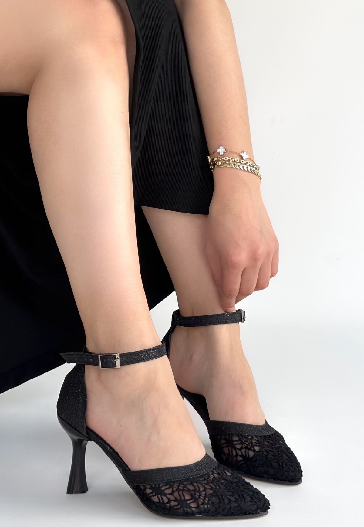 Weja Siyah Cilt Tül Detaylı Topuklu Ayakkabı - Lisinya Weja Siyah Cilt Tül Detaylı Topuklu Ayakkabı - Lisinya