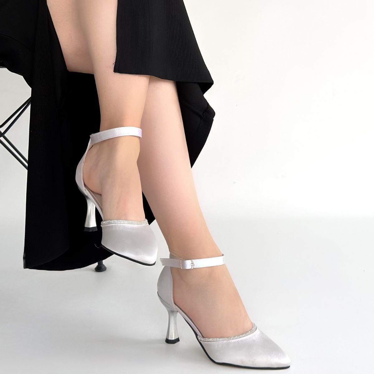 Mejja Gri Saten Topuklu Ayakkabı - Lisinya