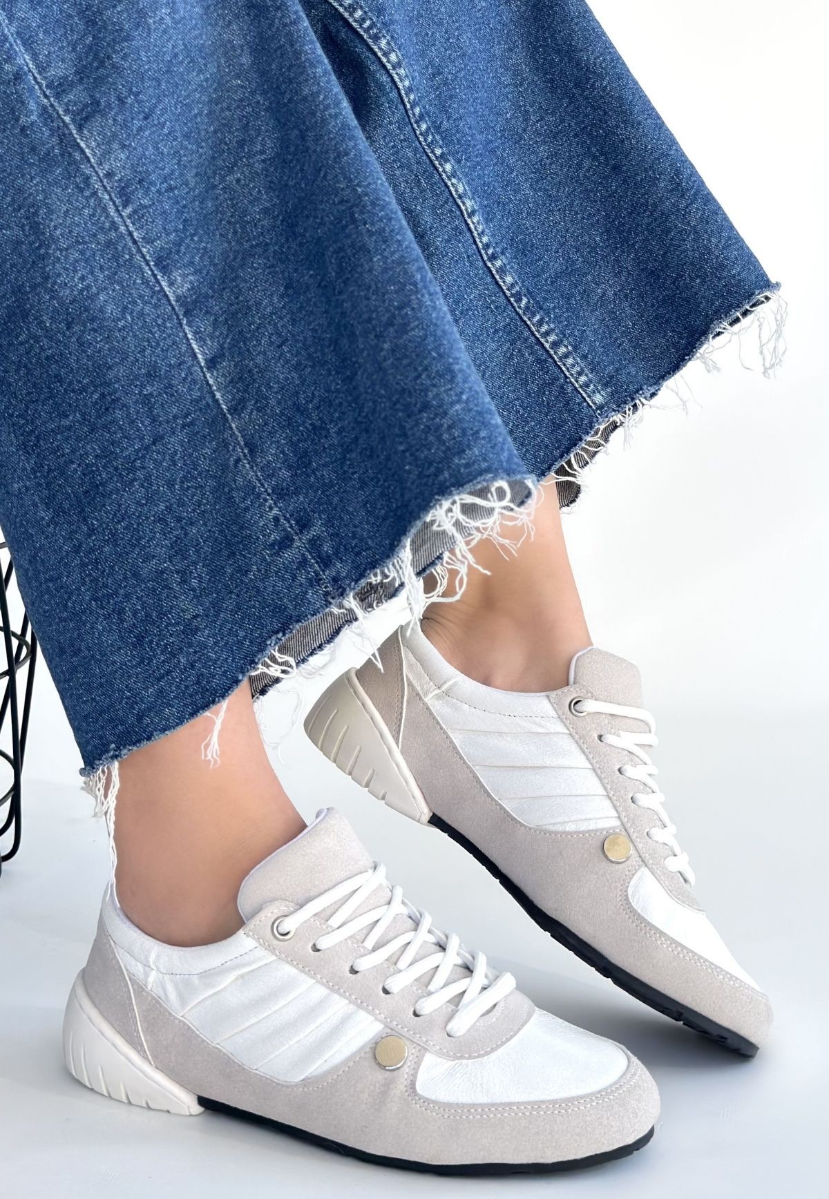 Jawen Gri Nubuk Beyaz Detaylı Spor Ayakkabı - Lisinya Jawen Gri Nubuk Beyaz Detaylı Spor Ayakkabı - Lisinya