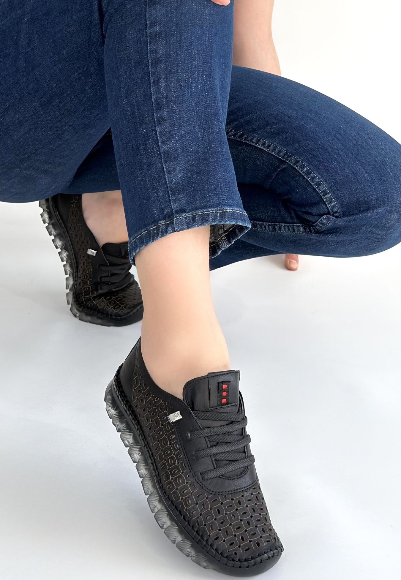 Otja Siyah Deri Lazerli Bağcıklı Spor Ayakkabı - Lisinya