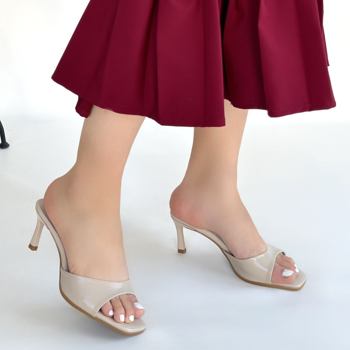 Ribay Bej Rugan Topuklu Terlik - Lisinya