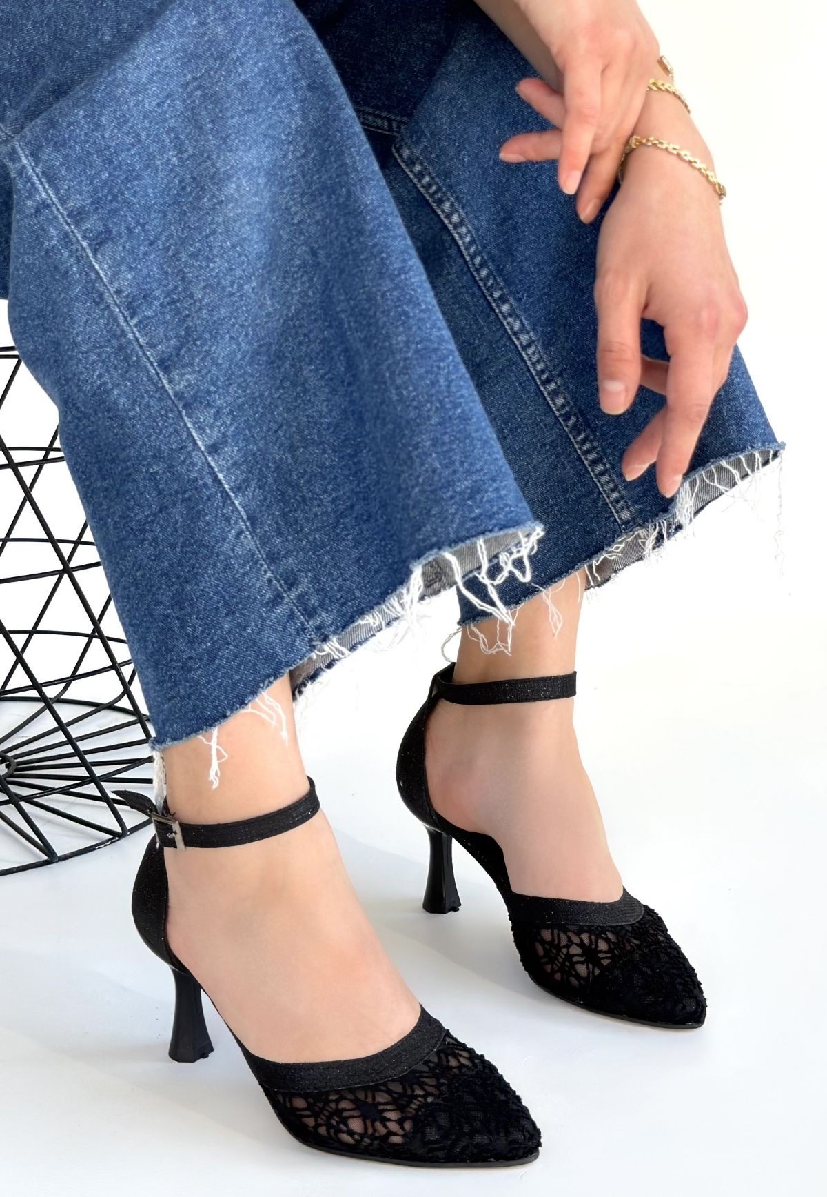 Weja Siyah Cilt Tül Detaylı Simli Topuklu Ayakkabı - Lisinya