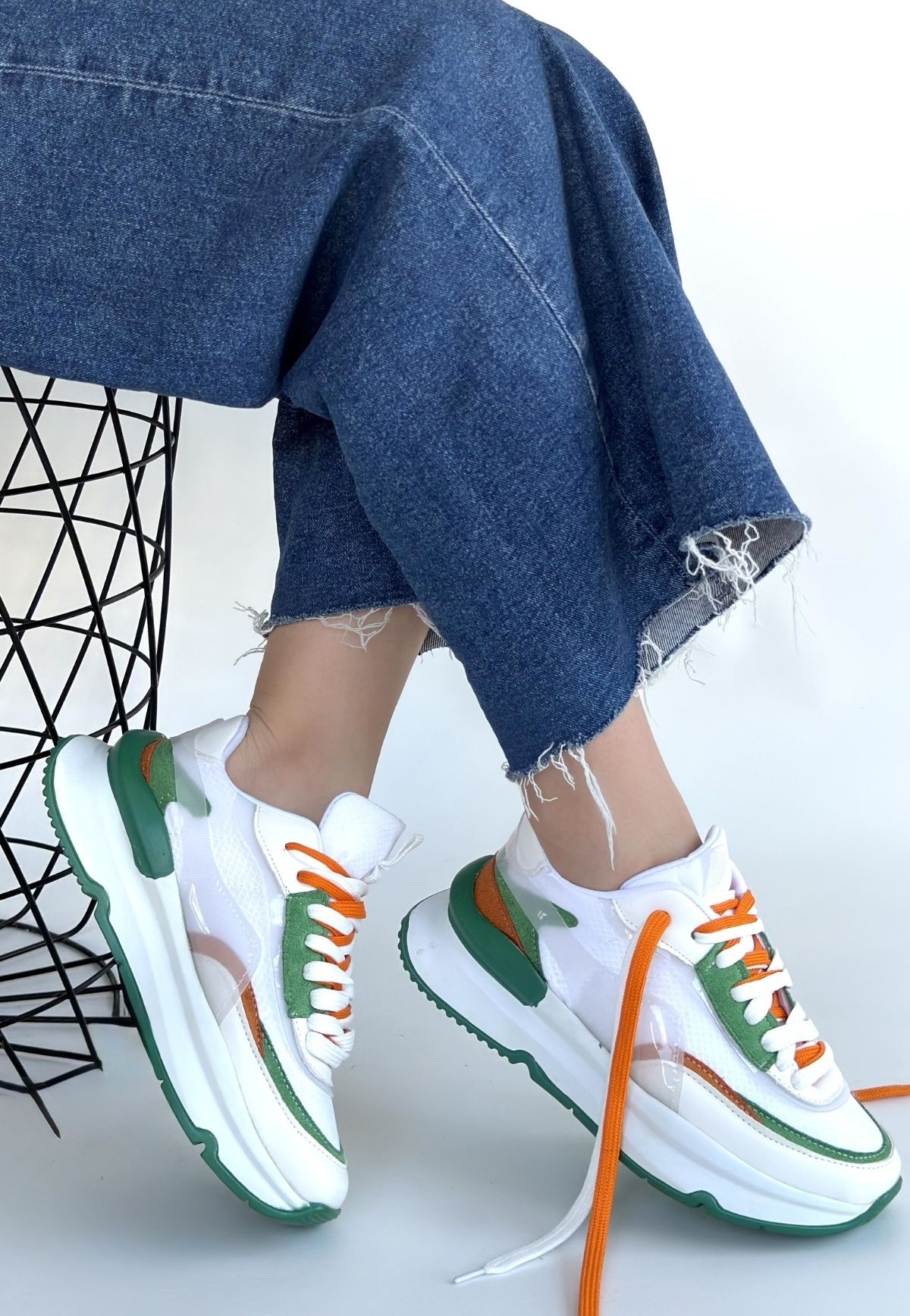 Aleh Beyaz Cilt Yeşil Detaylı Çift Bağcıklı Spor Ayakkabı - Lisinya