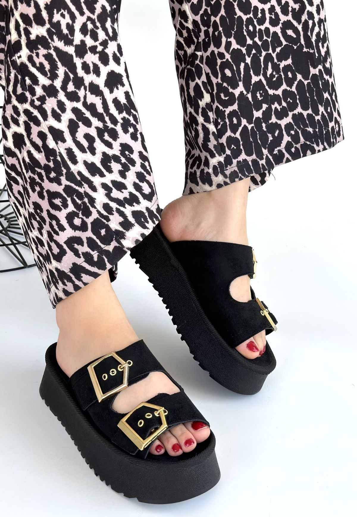 Coer Siyah Süet Çift Tokalı Terlik - Lisinya