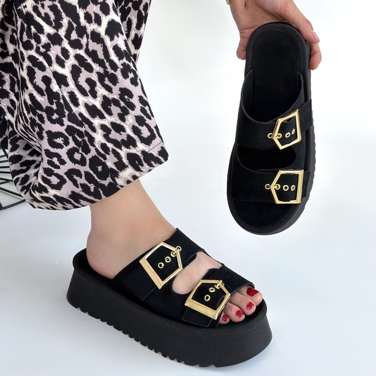 Coer Siyah Süet Çift Tokalı Terlik - Lisinya