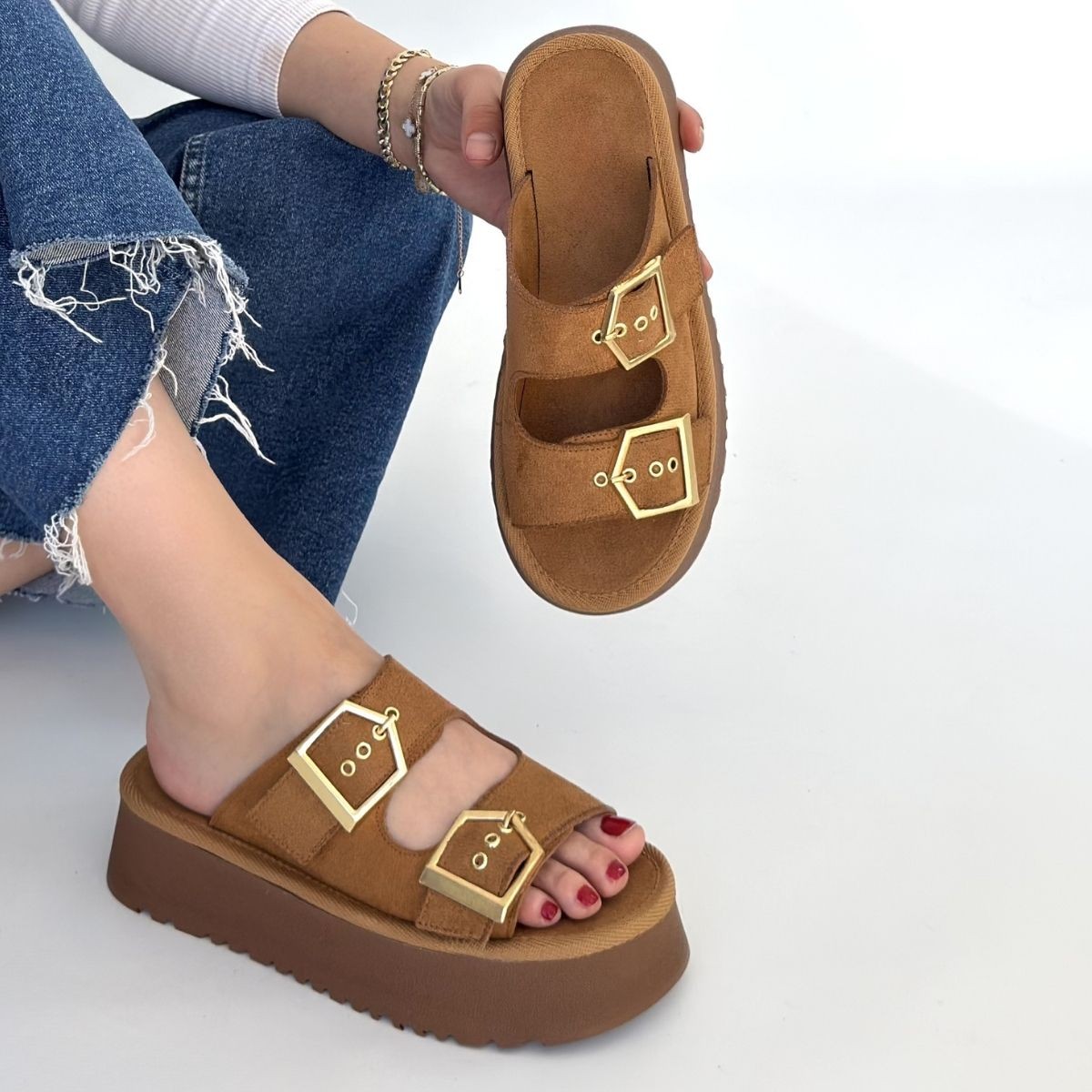 Coer Taba Süet Çift Tokalı Terlik - Lisinya