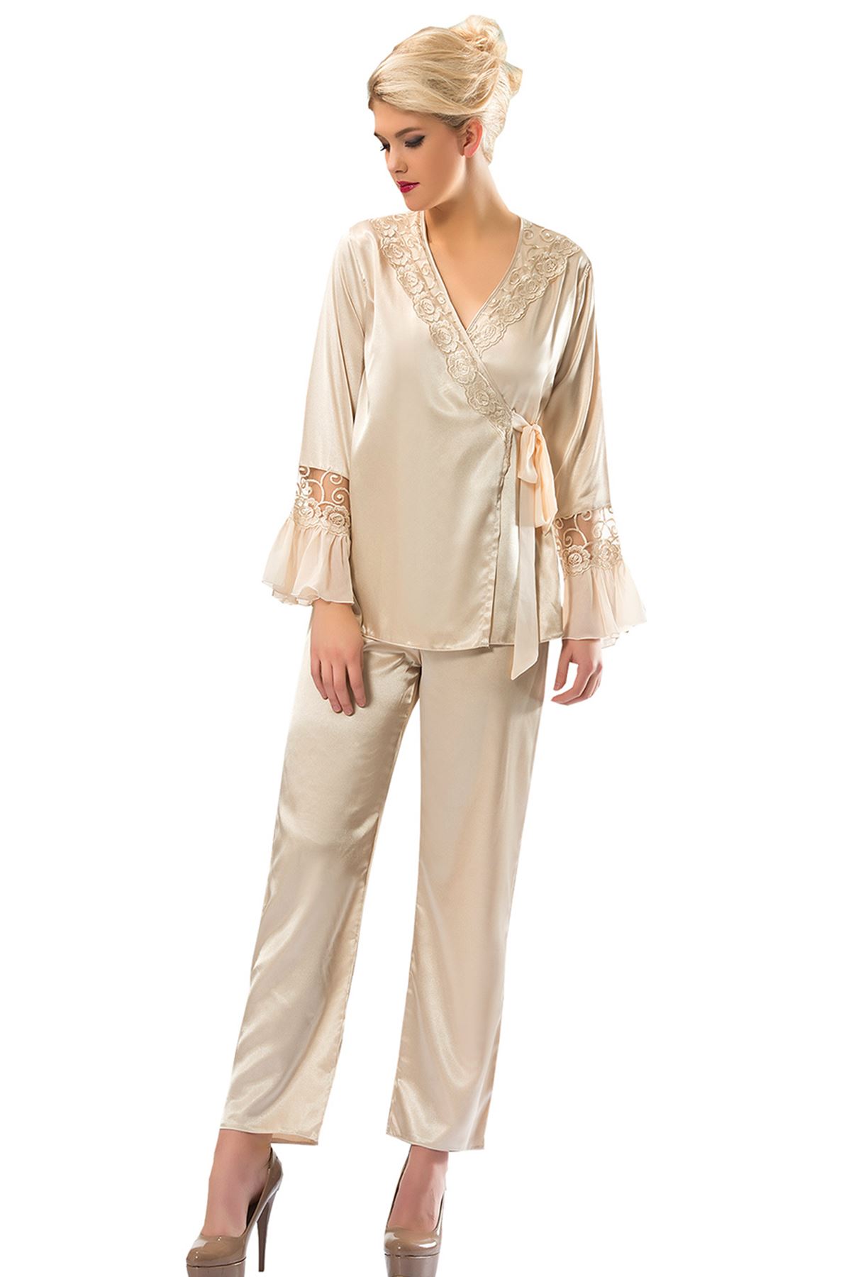 Gold Rengi Saten Pijama Takımı Gold Rengi Saten Pijama Takımı