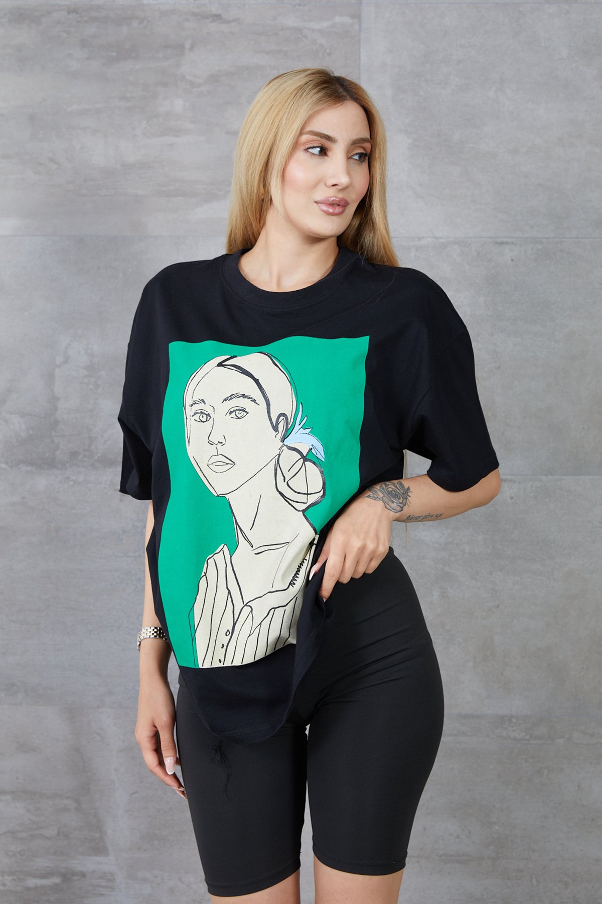 Kadın Silüet Baskılı Bisiklet Yaka Oversize T-shirt - Lisinya