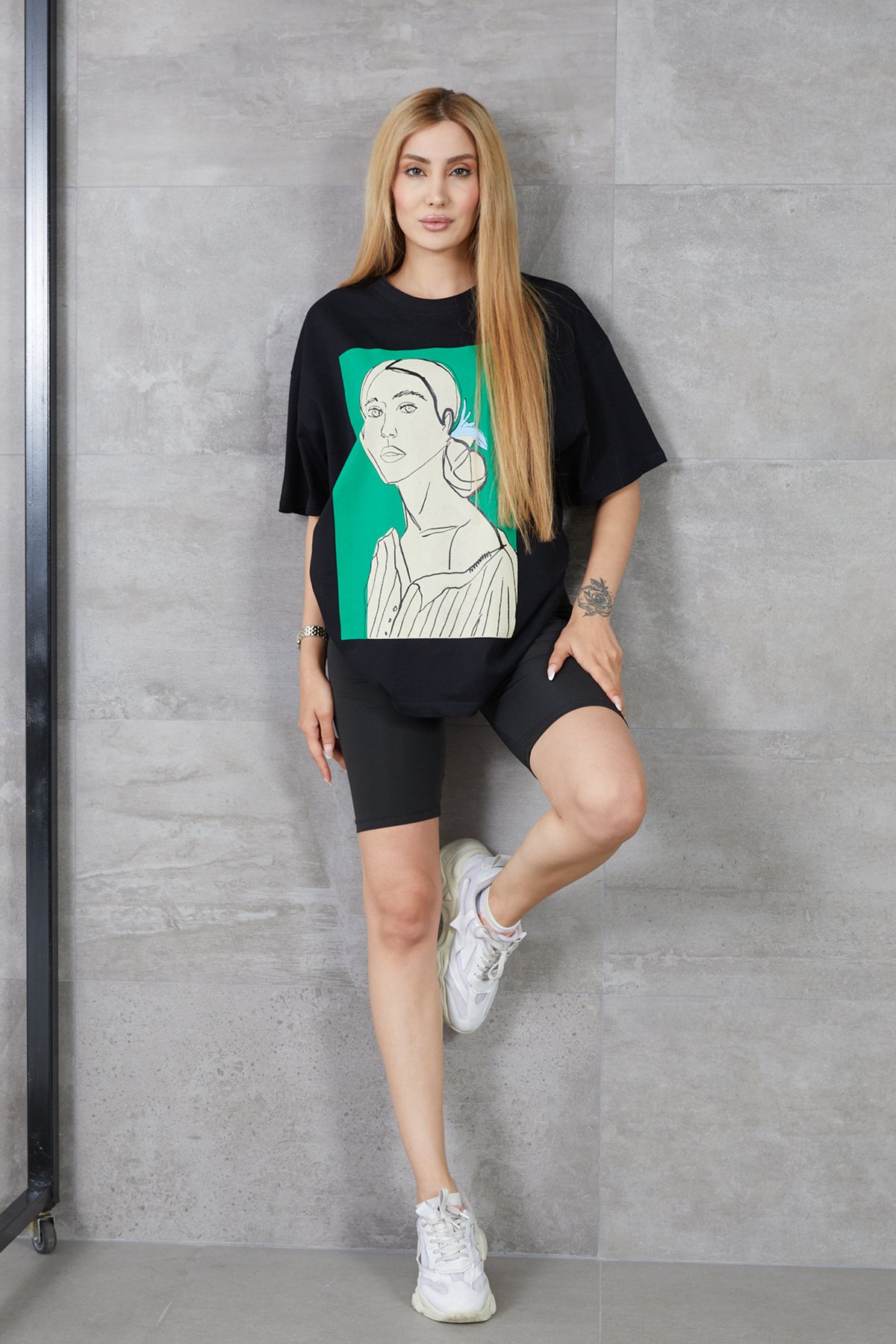 Kadın Silüet Baskılı Bisiklet Yaka Oversize T-shirt - Lisinya