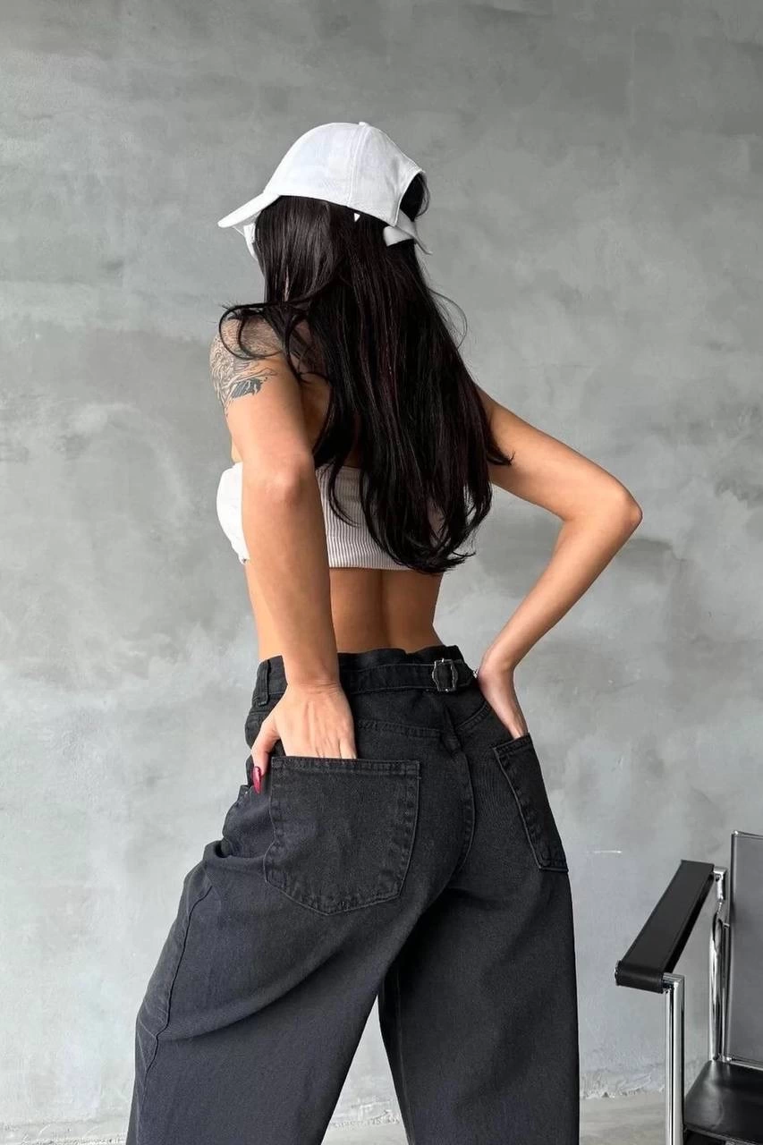 Arkadan tokalı jeans pantolon Siyah - Lisinya
