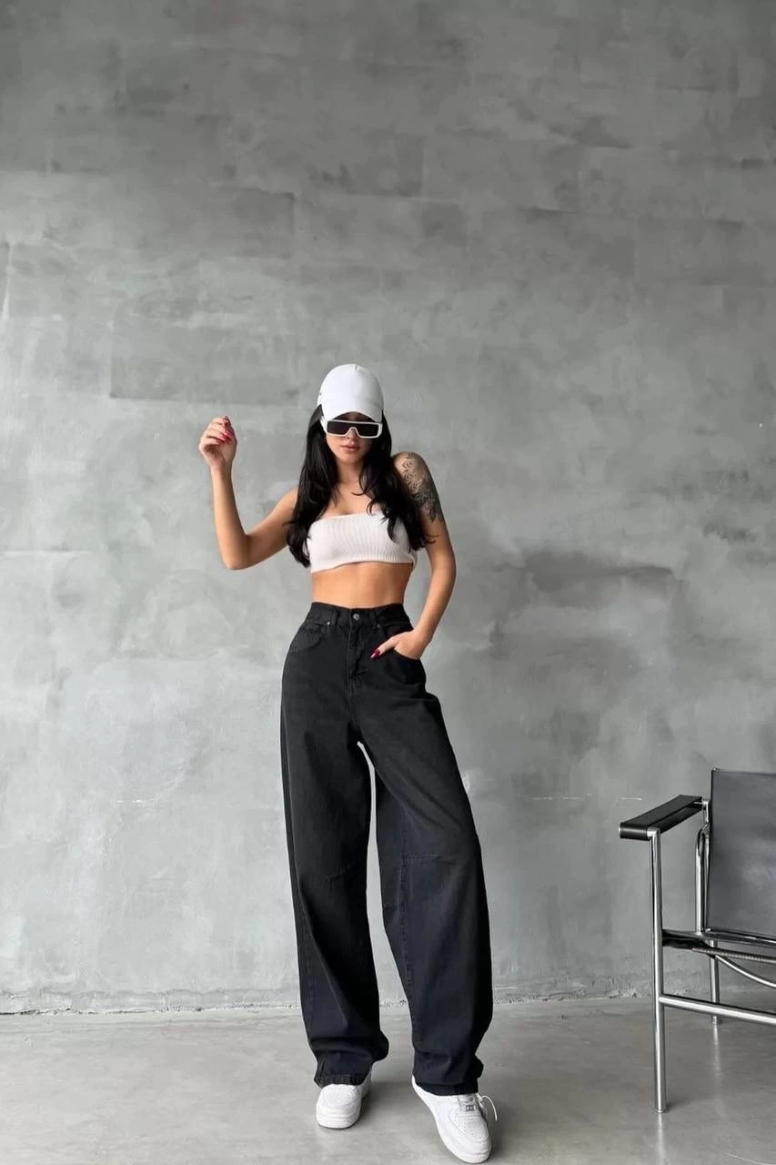 Arkadan tokalı jeans pantolon Siyah - Lisinya