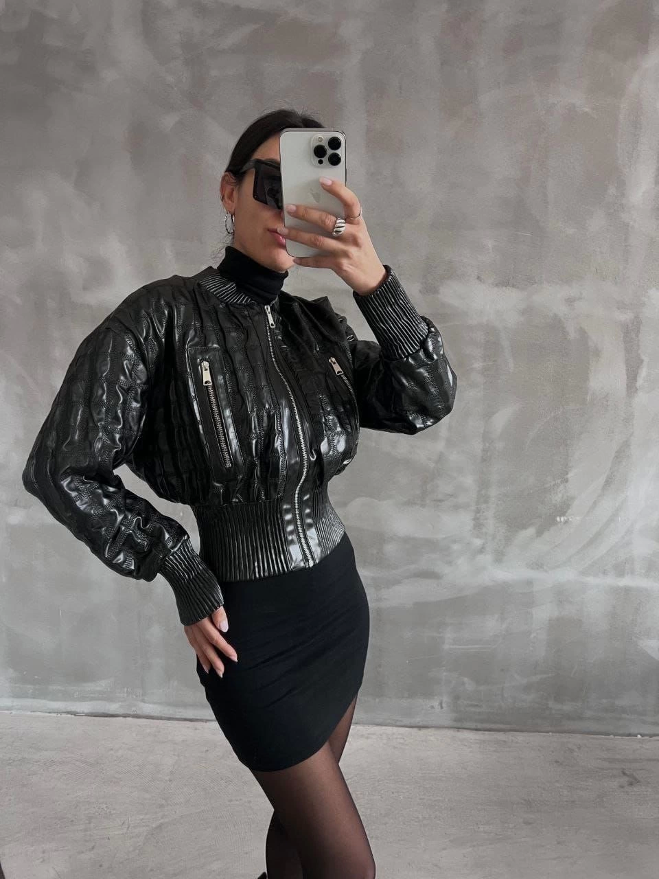 Beli büzgülü crop deri ceket siyah - Lisinya