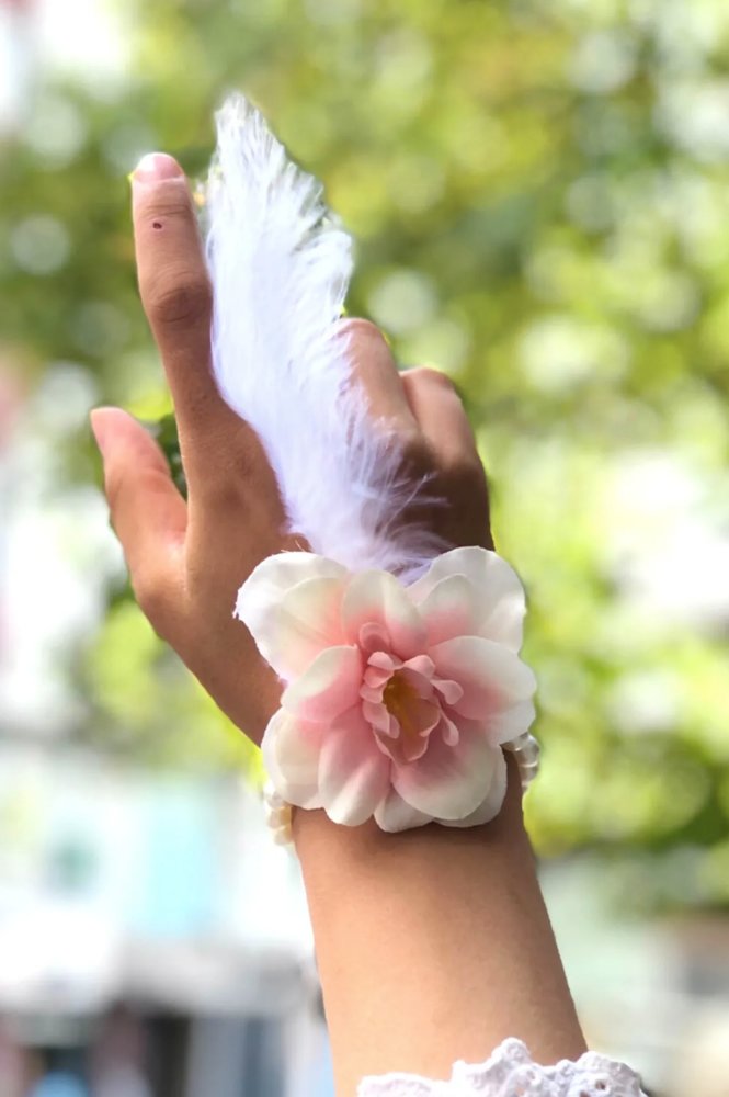 Bride to be Nedime Gelin Bilekliği Tüy ve İnci Boncuk Detaylı Somon Renkli Bekarlığa Veda Partisi Bilekliği 10 Adet Bride to be Nedime Gelin Bilekliği Tüy ve İnci Boncuk Detaylı Somon Renkli Bekarlığa Veda Partisi Bilekliği 10 Adet (Lisinya)
