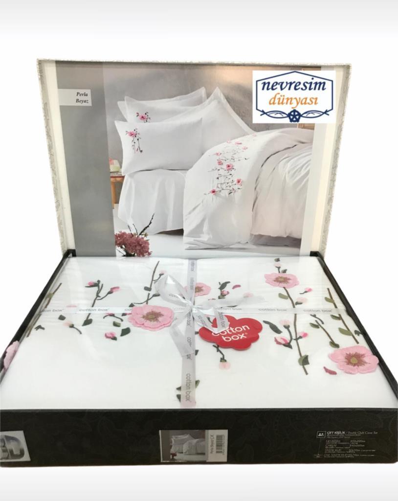 3D Nakışlı Çift Kişilik Saten Nev Takımı Perla Beyaz 3D Nakışlı Çift Kişilik Saten Nevresim Takımı Perla Beyaz
